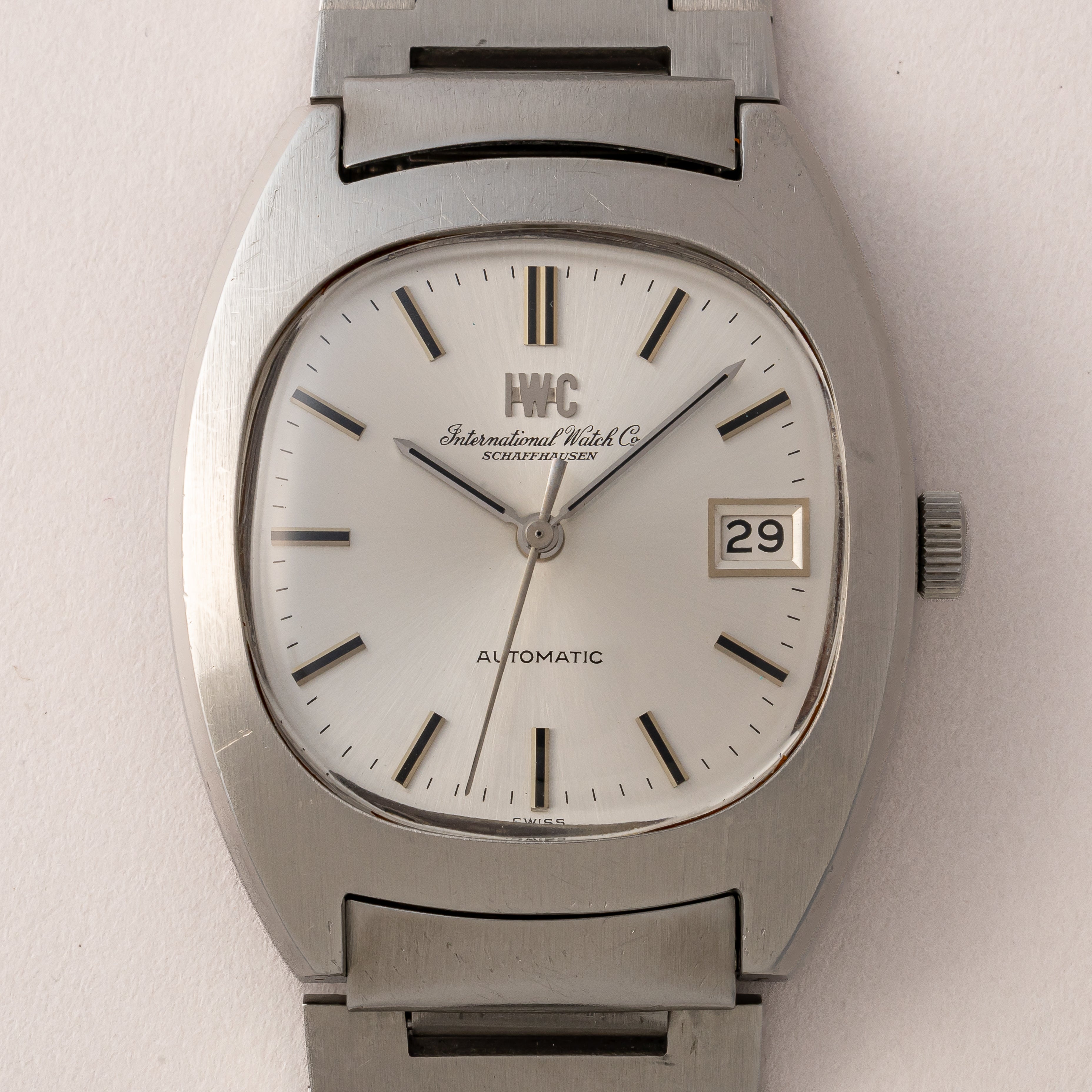 IWC トノー型 1972年製 Ref.1872 シルバーダイヤル 純正ブレス付き