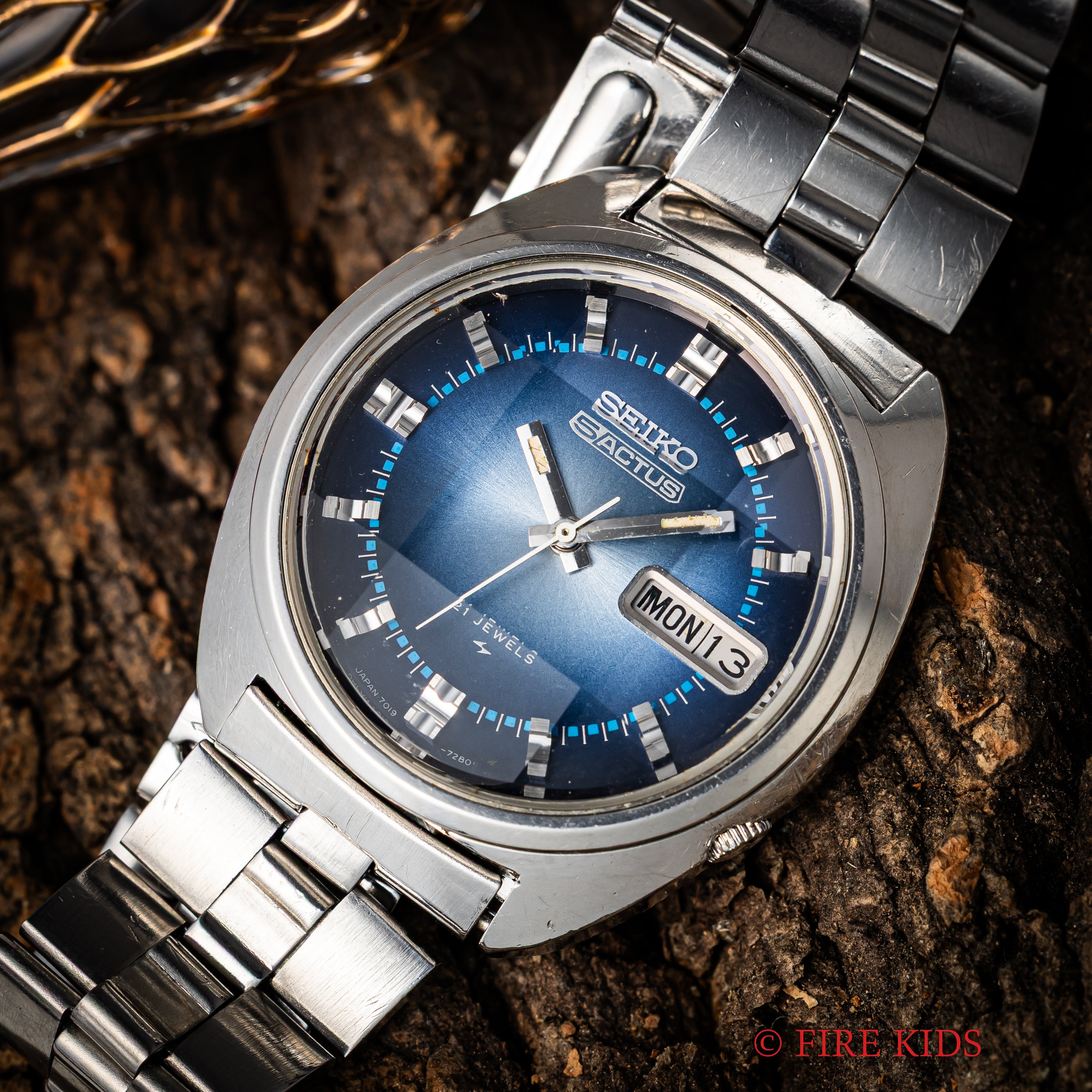 セイコー 5アクタス Ref.7019-7210 純正ブレス付き 1973年製 カットガラス グラデーションダイヤル 自動巻き