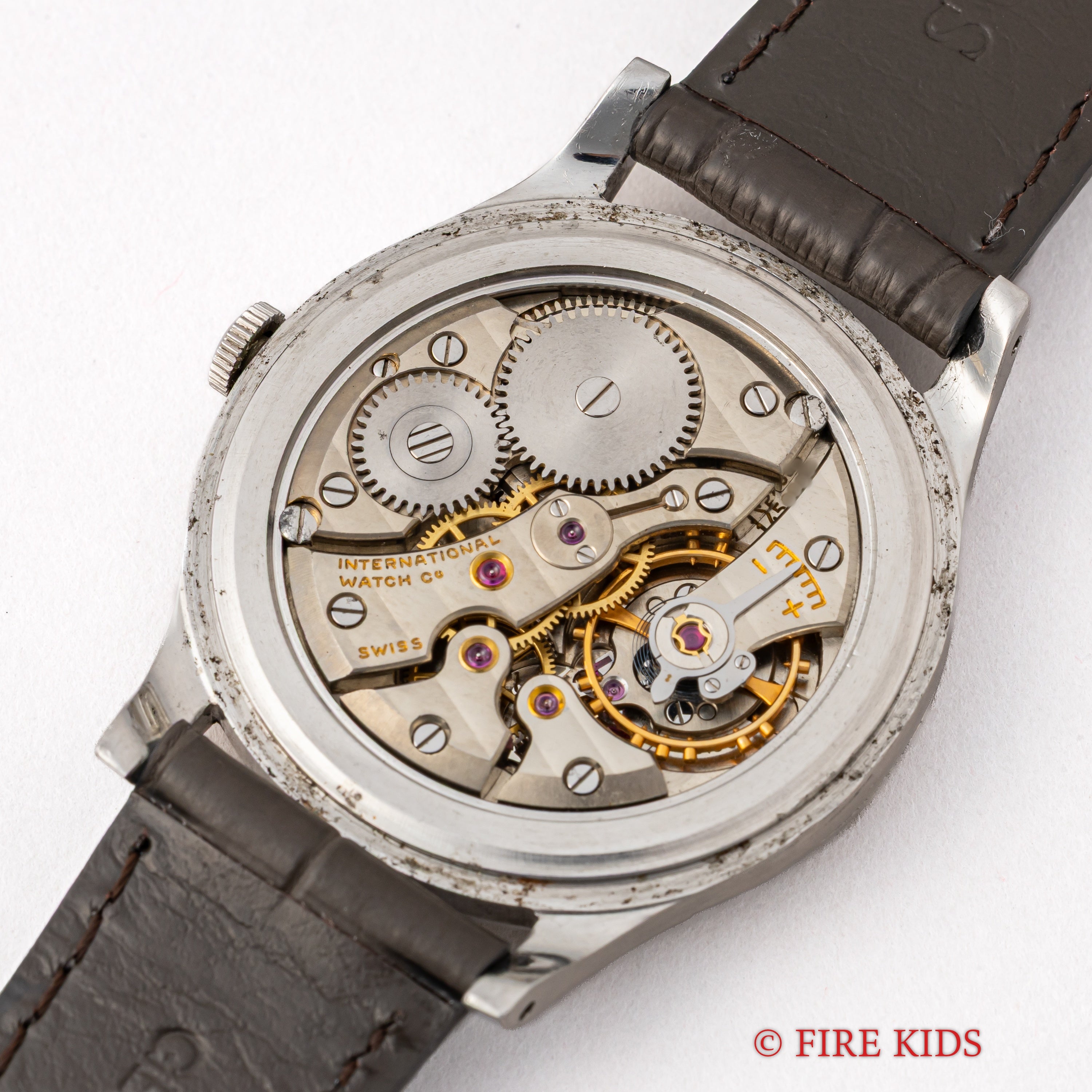 IWC ラウンドケース 1958年製 手巻き Cal.89 砲弾インデックス ビックケース