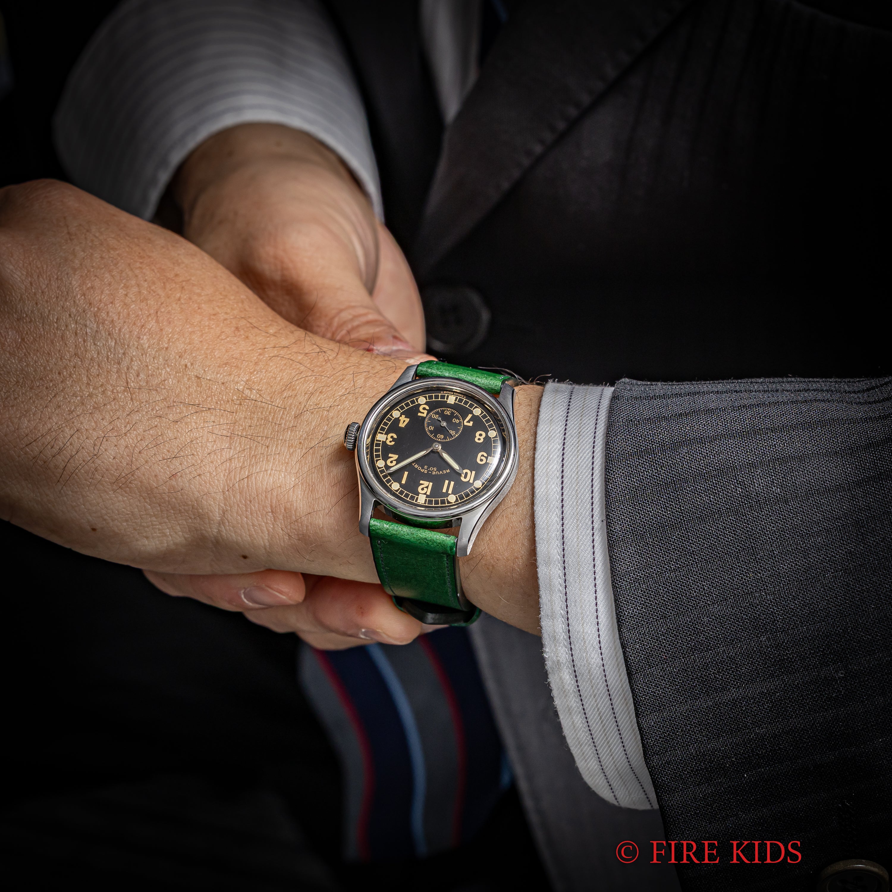 レヴュートーメン スポルト 1990年代製 スモセコ 手巻 純正尾錠付き