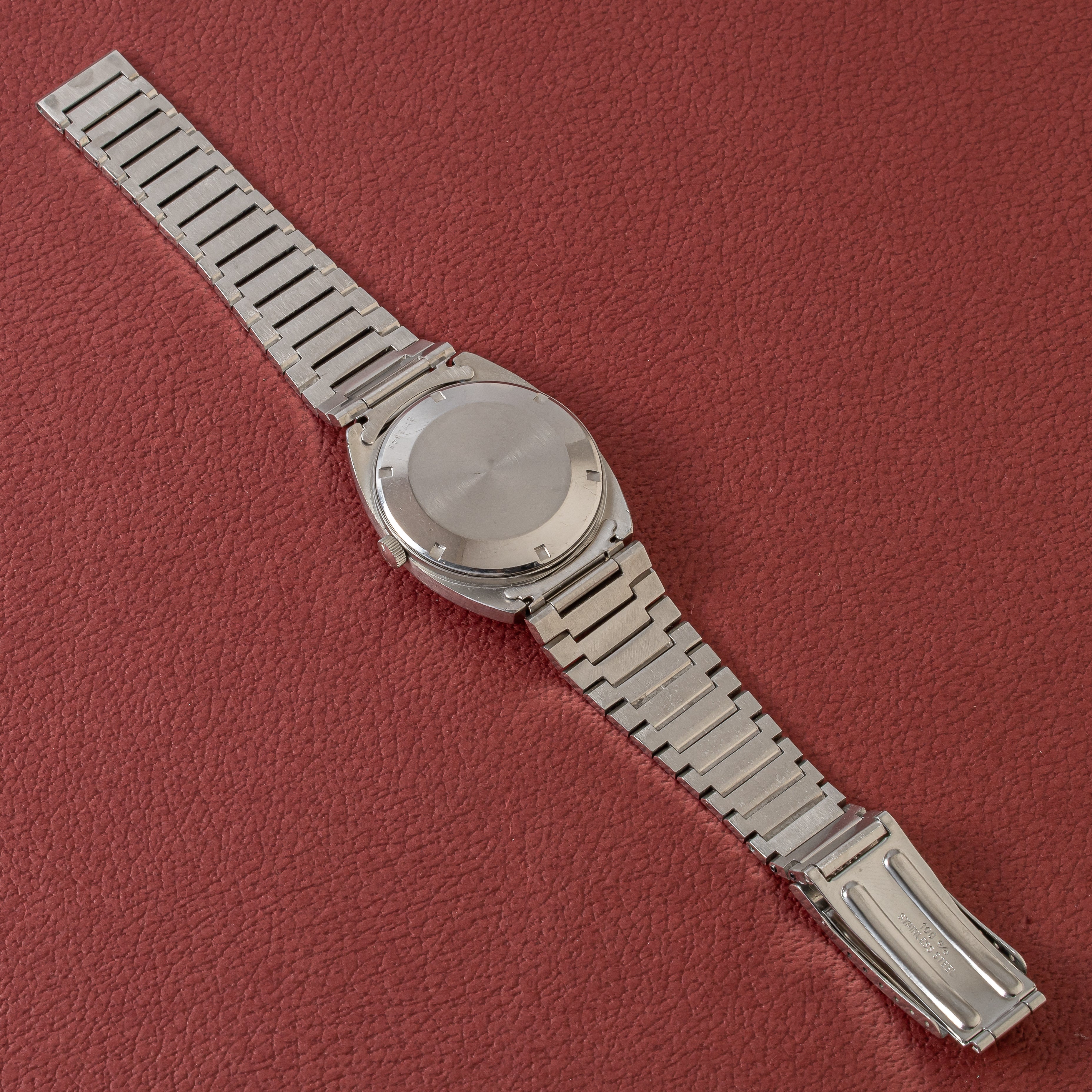 IWC トノー型 1972年製 Ref.1872 シルバーダイヤル 純正ブレス付き