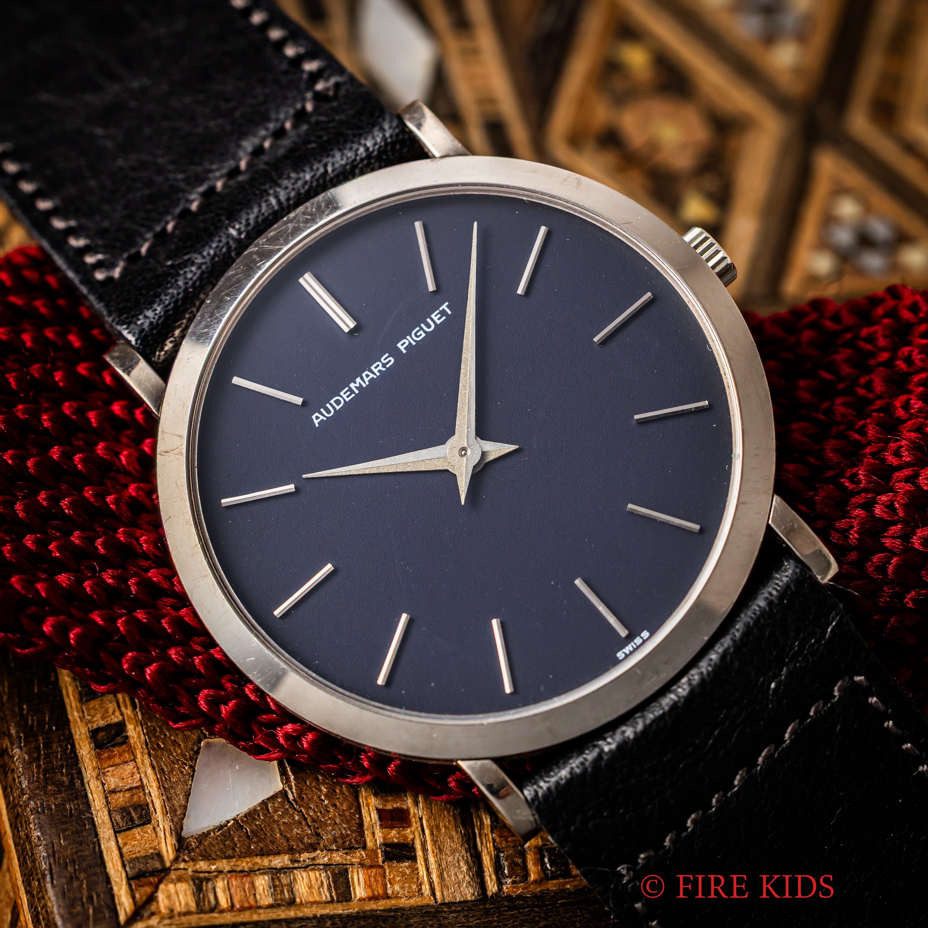 オーデマ・ピゲ 18金無垢ホワイトゴールドケース エクストラフラット 1990年代製 手巻 Cal.2080