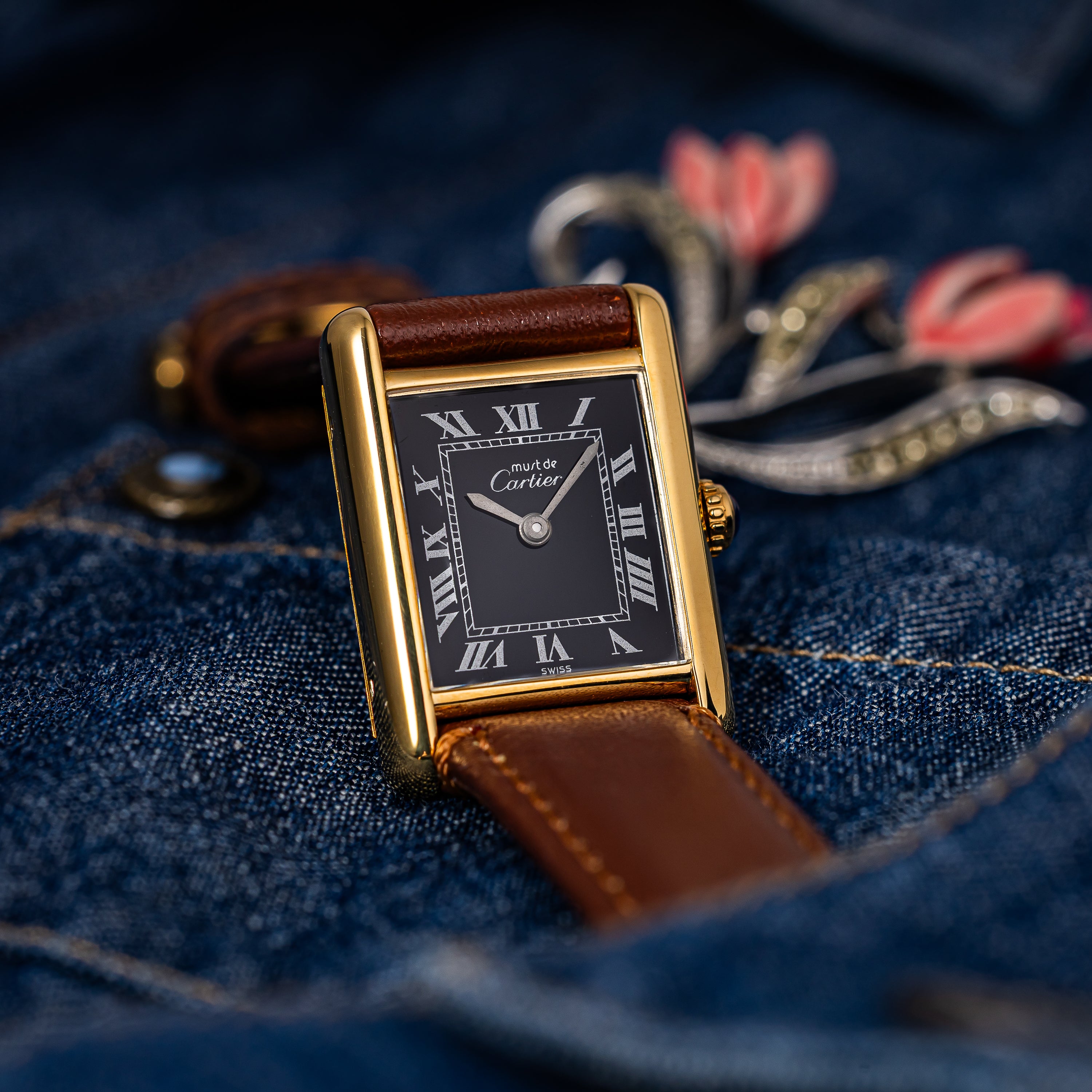 カルティエ マストタンク 1980年代製 SMサイズ ブラックローマンダイヤル 純正尾錠付き