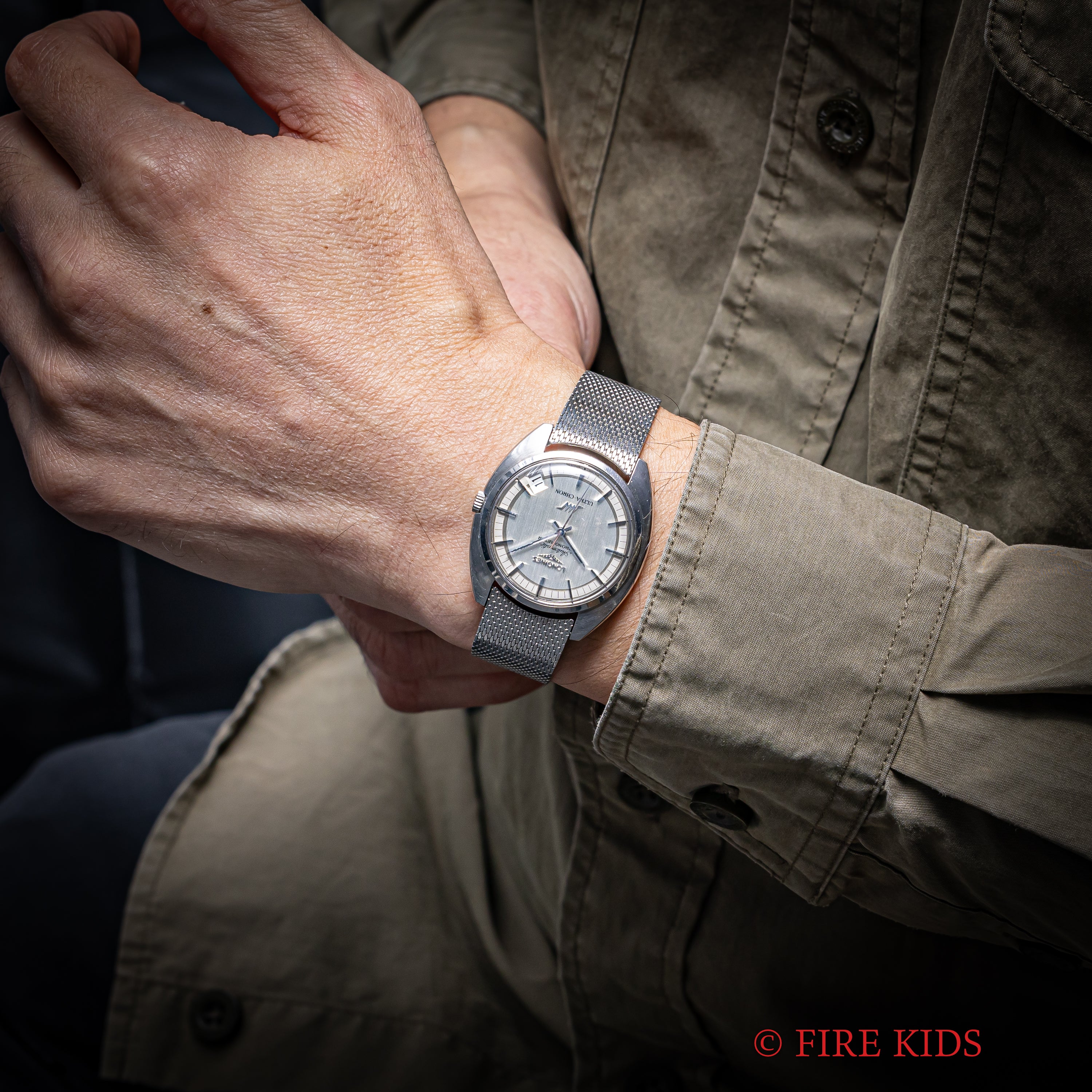 ロンジン ウルトラクロン 1970年代製 シルバーダイヤル 純正メッシュブレス付き 10振動自動巻き 箱付き