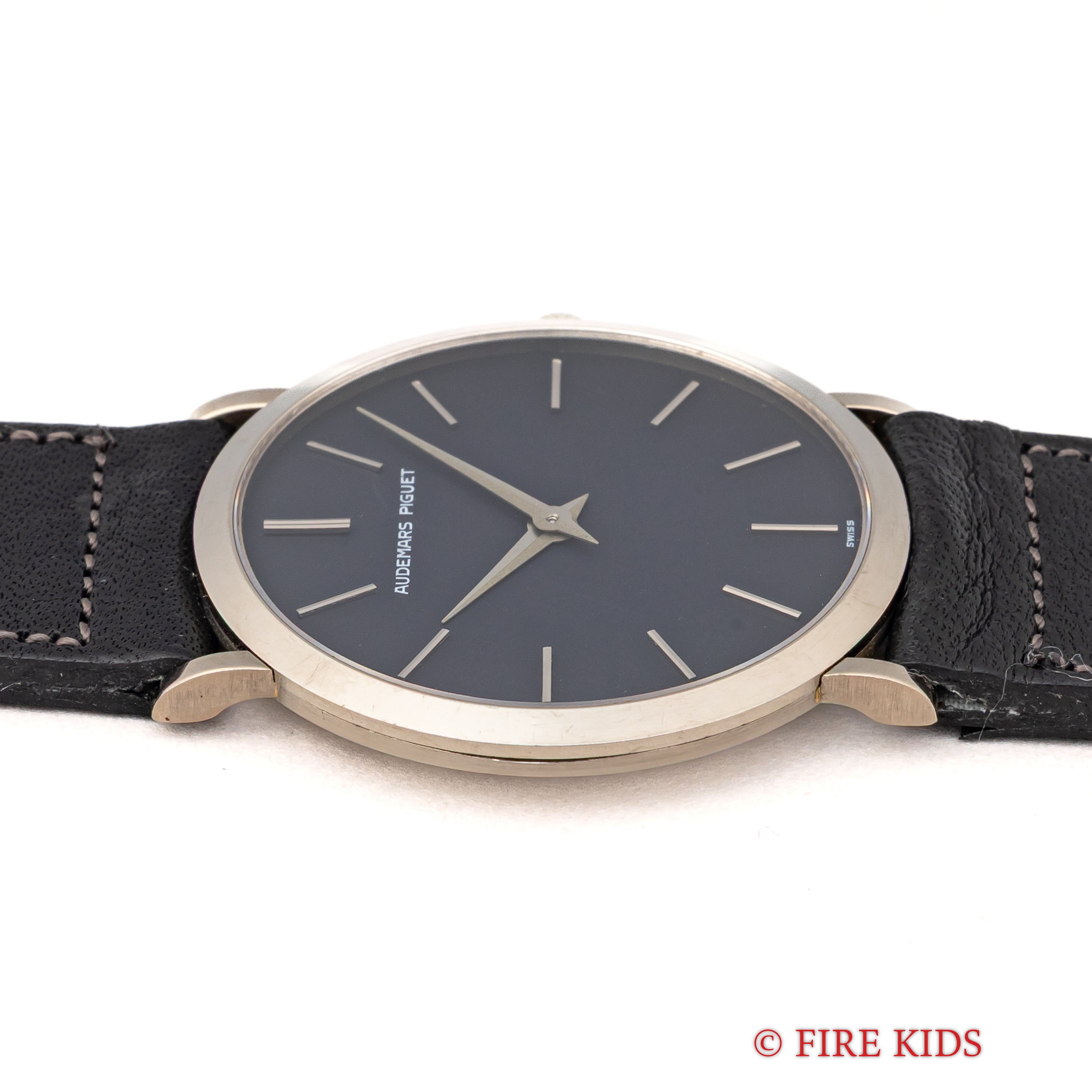 オーデマ・ピゲ 18金無垢ホワイトゴールドケース エクストラフラット 1990年代製 手巻 Cal.2080