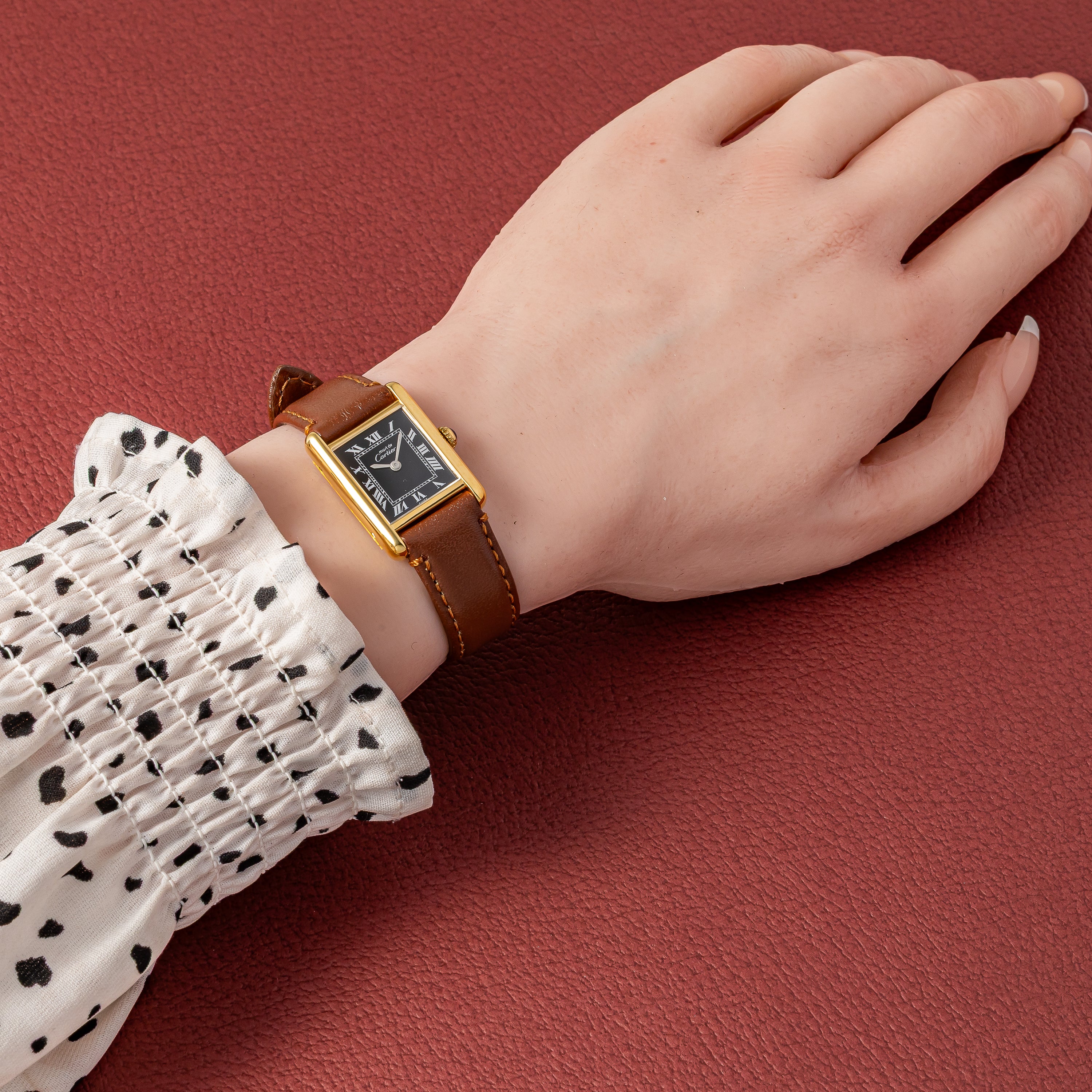 カルティエ マストタンク 1980年代製 SMサイズ ブラックローマンダイヤル 純正尾錠付き