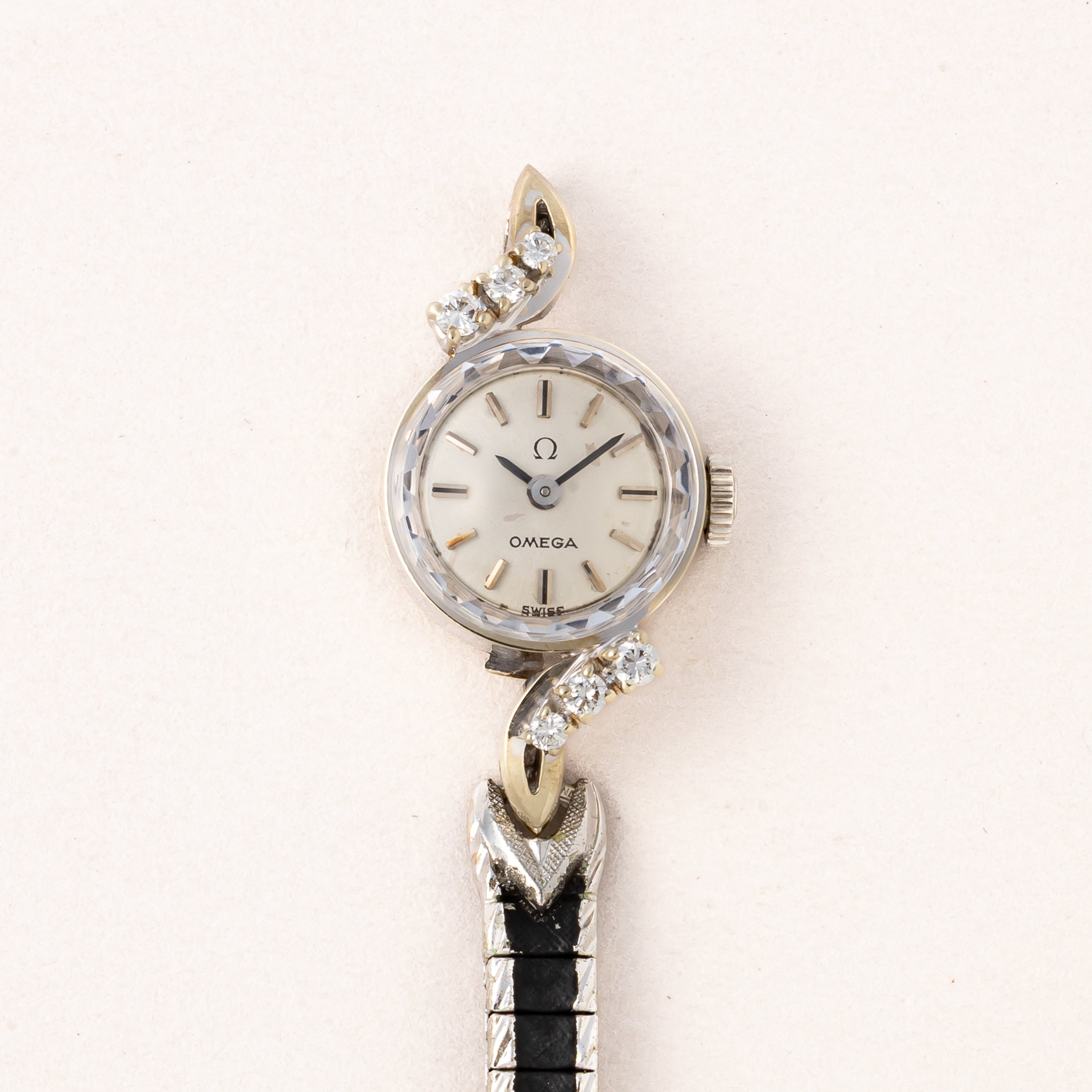 オメガ 14金無垢ホワイトゴールドレディース 1969年製 南京タイプ 手巻き ダイヤ