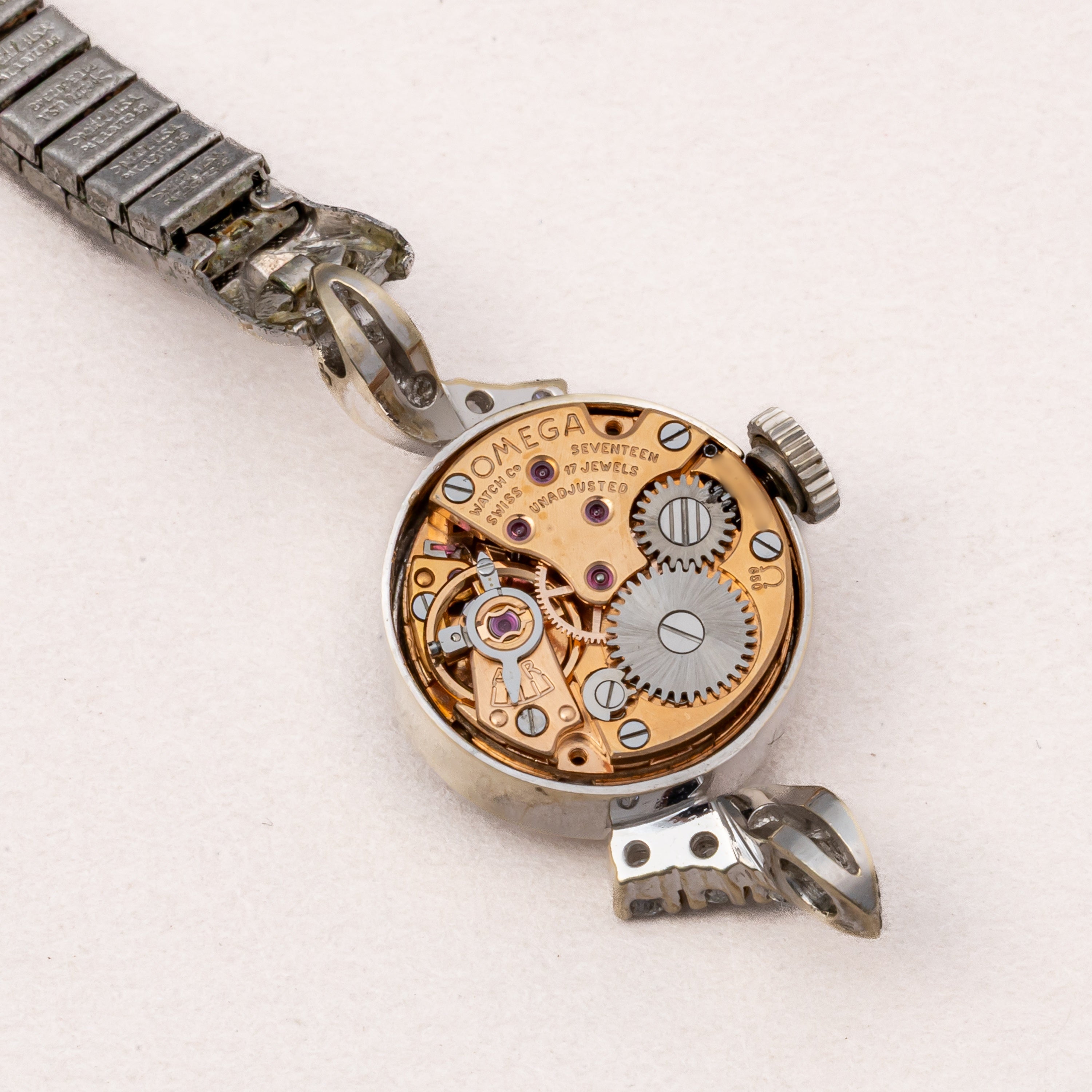 オメガ 14金無垢ホワイトゴールドレディース 1969年製 南京タイプ 手巻き ダイヤ