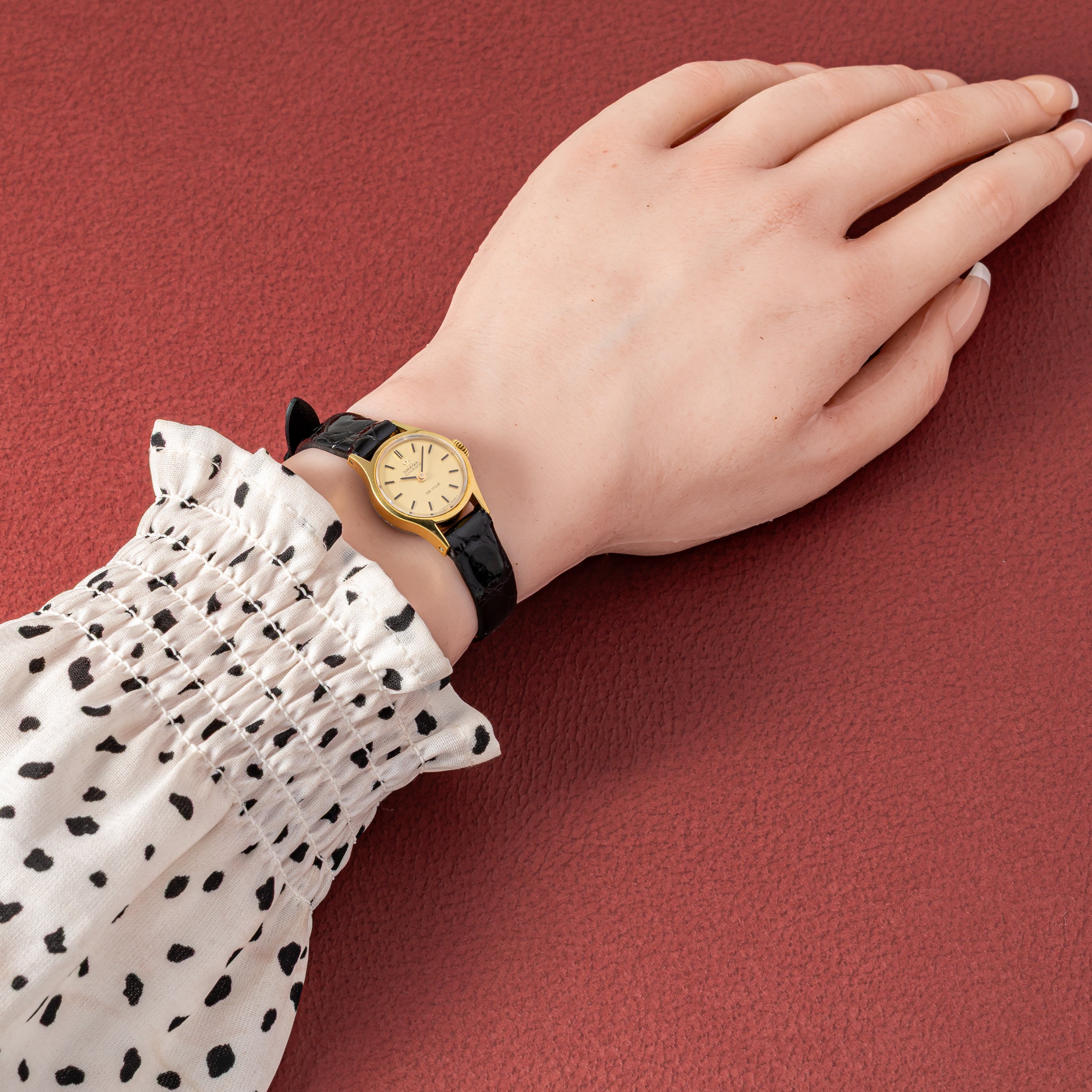 オメガ レディース デ・ヴィル 金張りケース 1971年製 自動巻き 純正尾錠付き