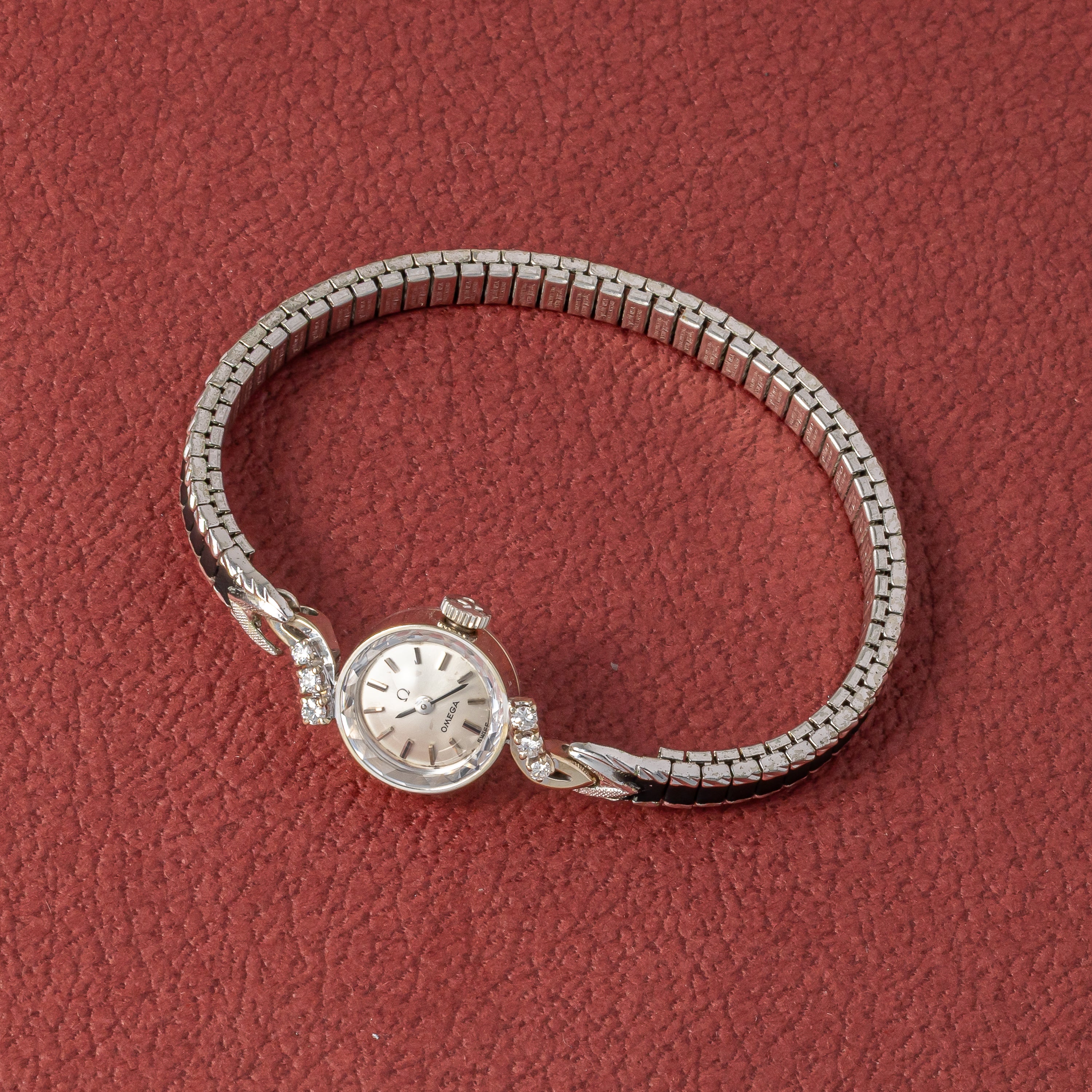 オメガ 14金無垢ホワイトゴールドレディース 1969年製 南京タイプ 手巻き ダイヤ