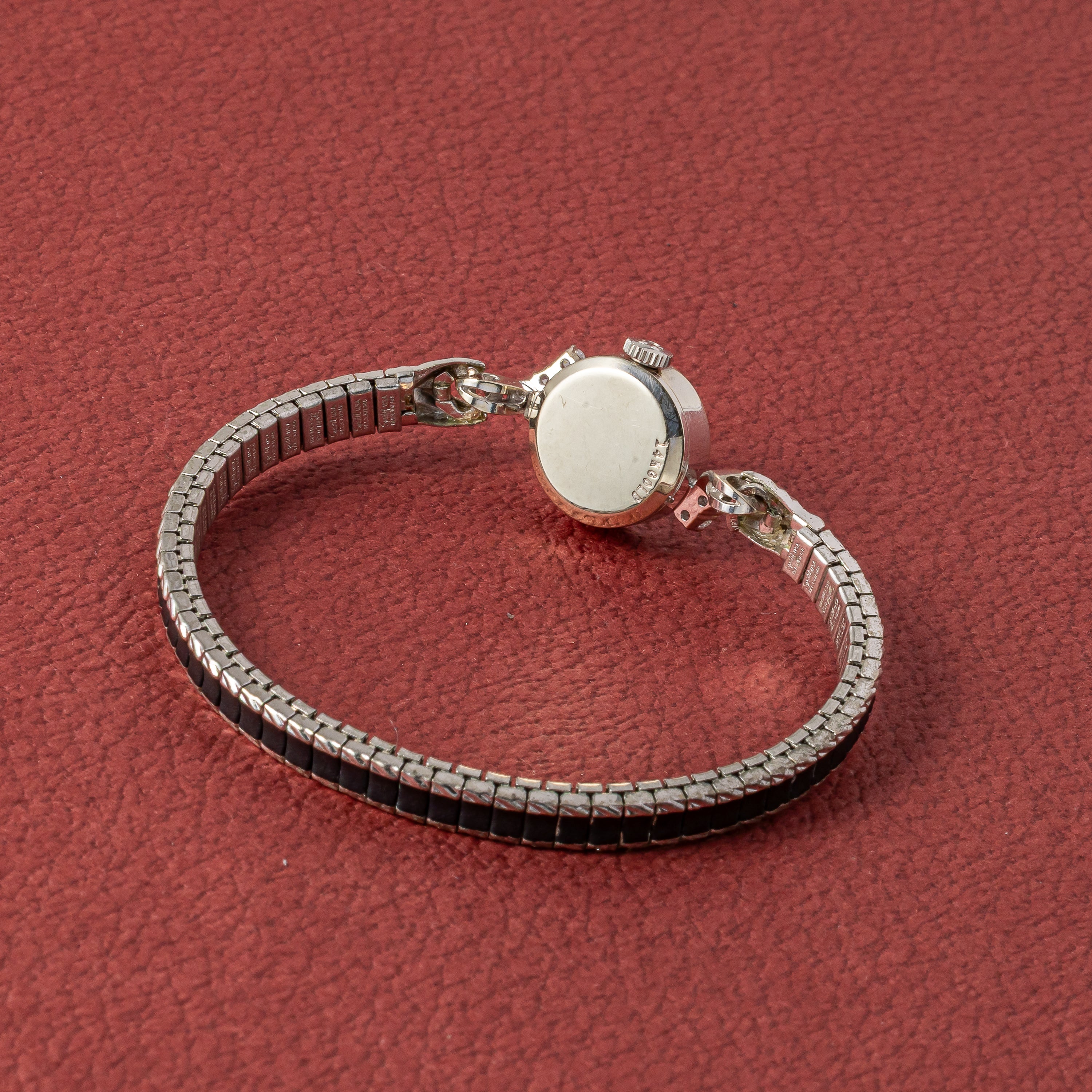 オメガ 14金無垢ホワイトゴールドレディース 1969年製 南京タイプ 手巻き ダイヤ