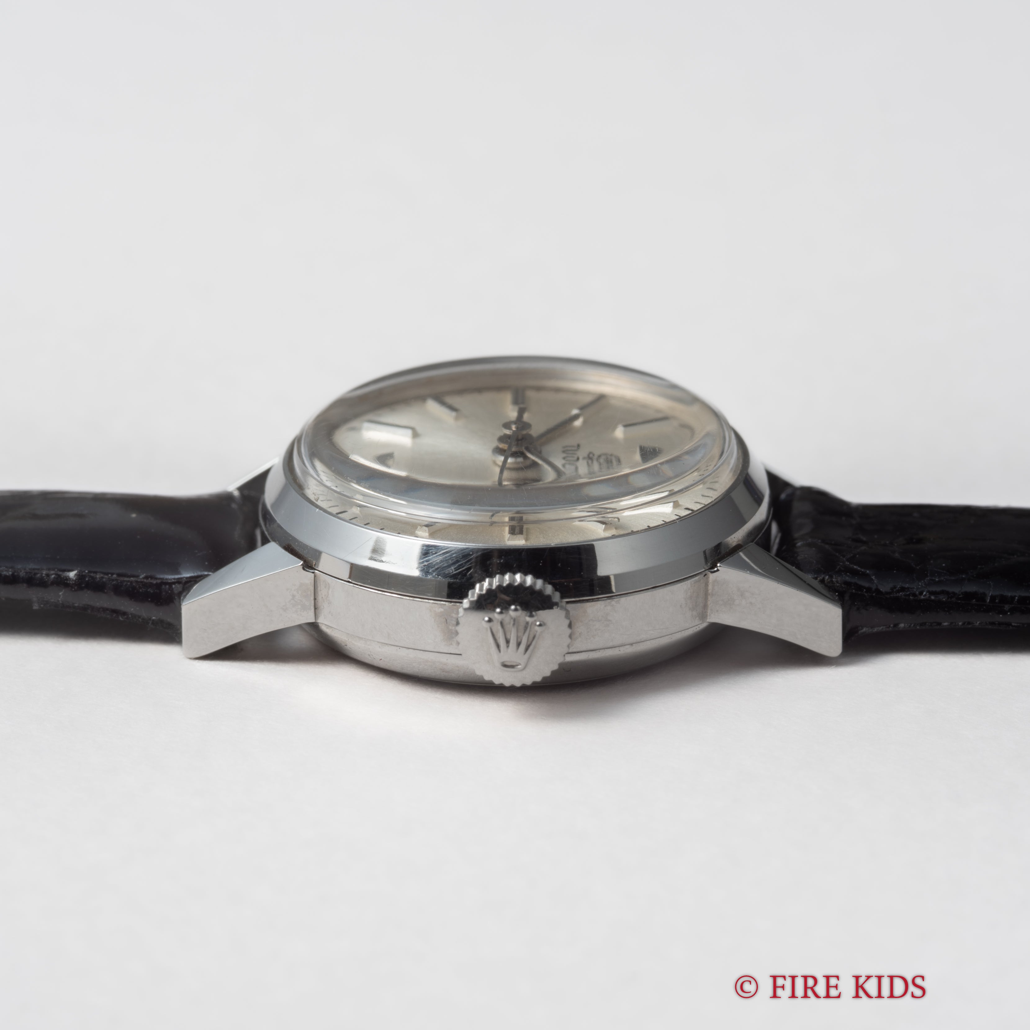 チューダー 小薔薇 レディース ラウンドケース 1966年製 手巻 王冠リューズ 王冠尾錠