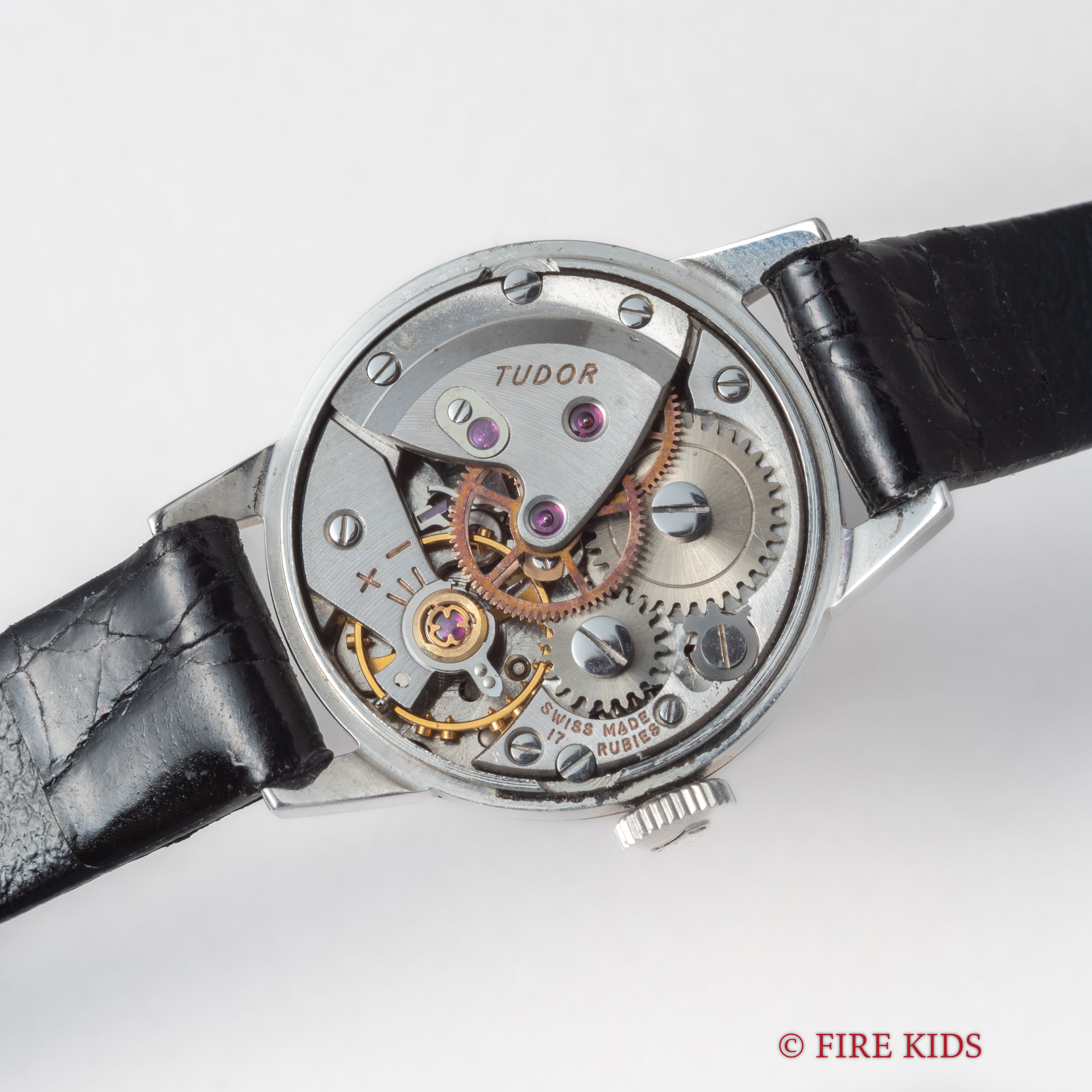 チューダー 小薔薇 レディース ラウンドケース 1966年製 手巻 王冠リューズ 王冠尾錠