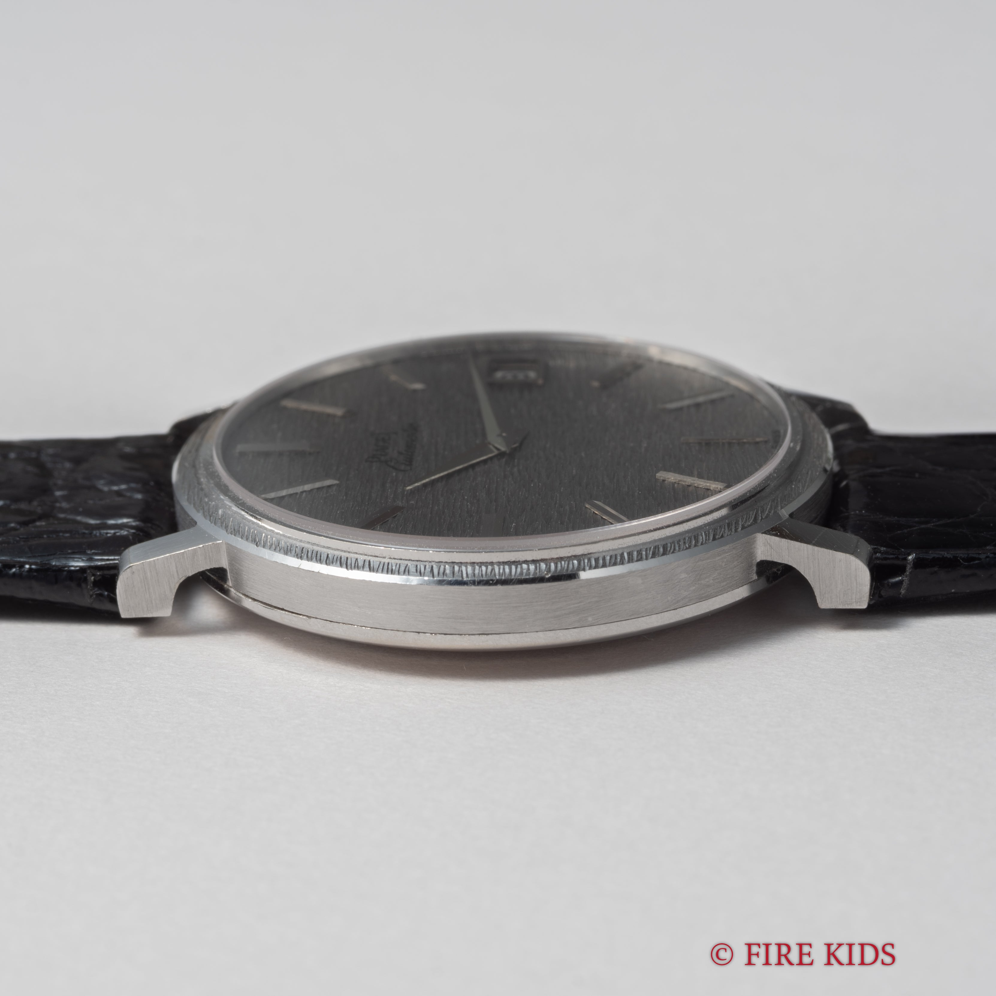 ピアジェ アルティプラノ ウルトラシン 18金無垢ホワイトゴールド 1970年代製 純金マイクロローター自動巻 Cal.12PC1