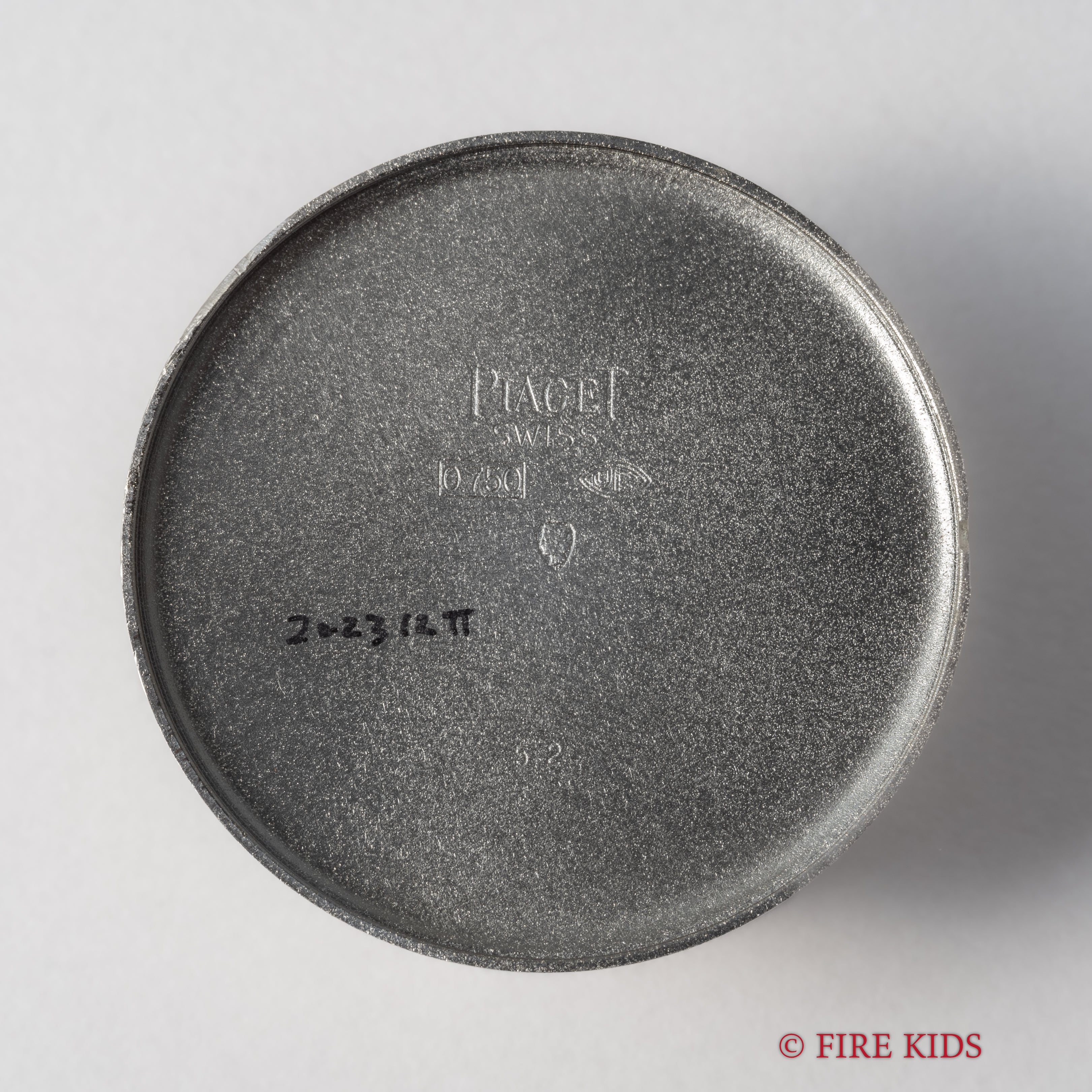 ピアジェ アルティプラノ ウルトラシン 18金無垢ホワイトゴールド 1970年代製 純金マイクロローター自動巻 Cal.12PC1