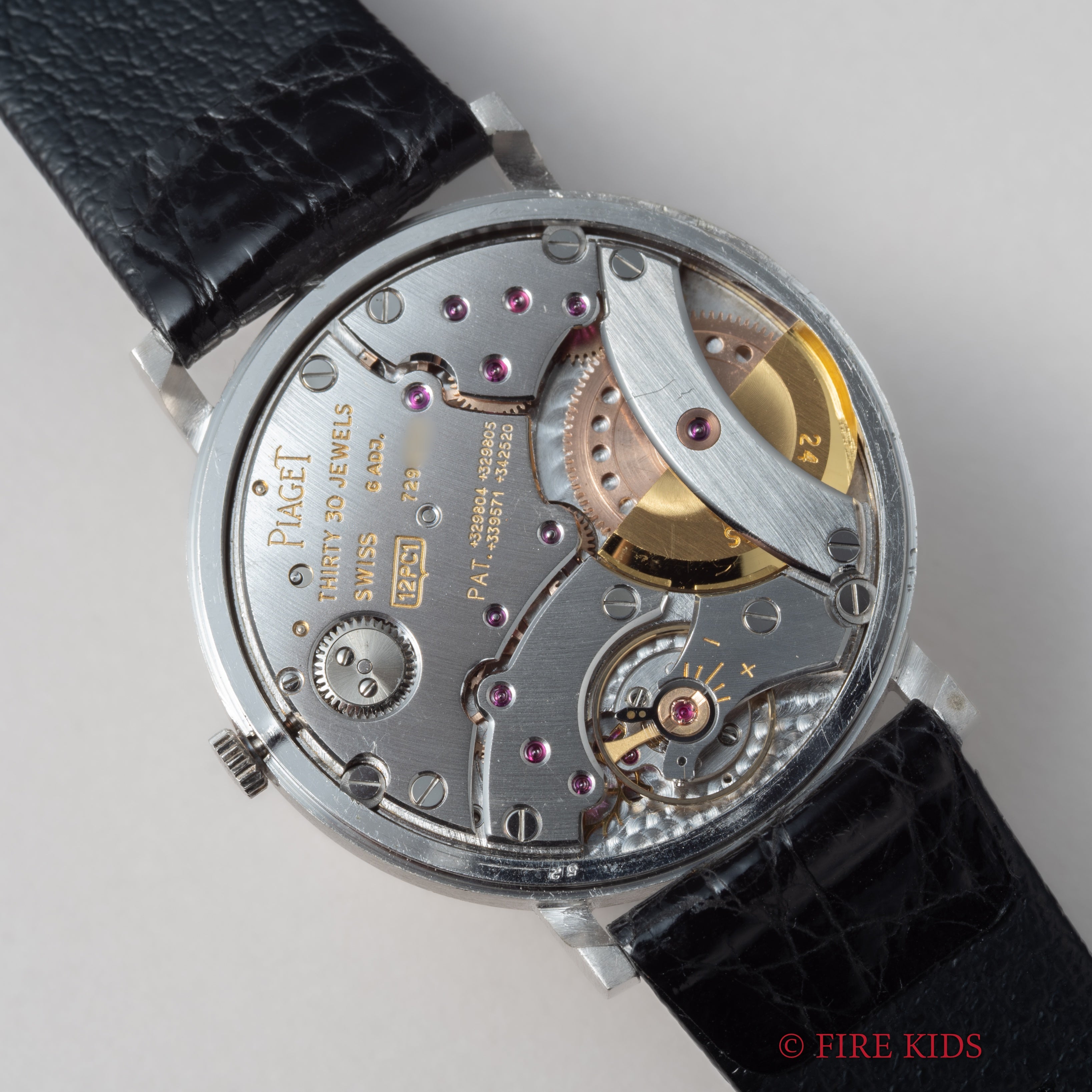 ピアジェ アルティプラノ ウルトラシン 18金無垢ホワイトゴールド 1970年代製 純金マイクロローター自動巻 Cal.12PC1