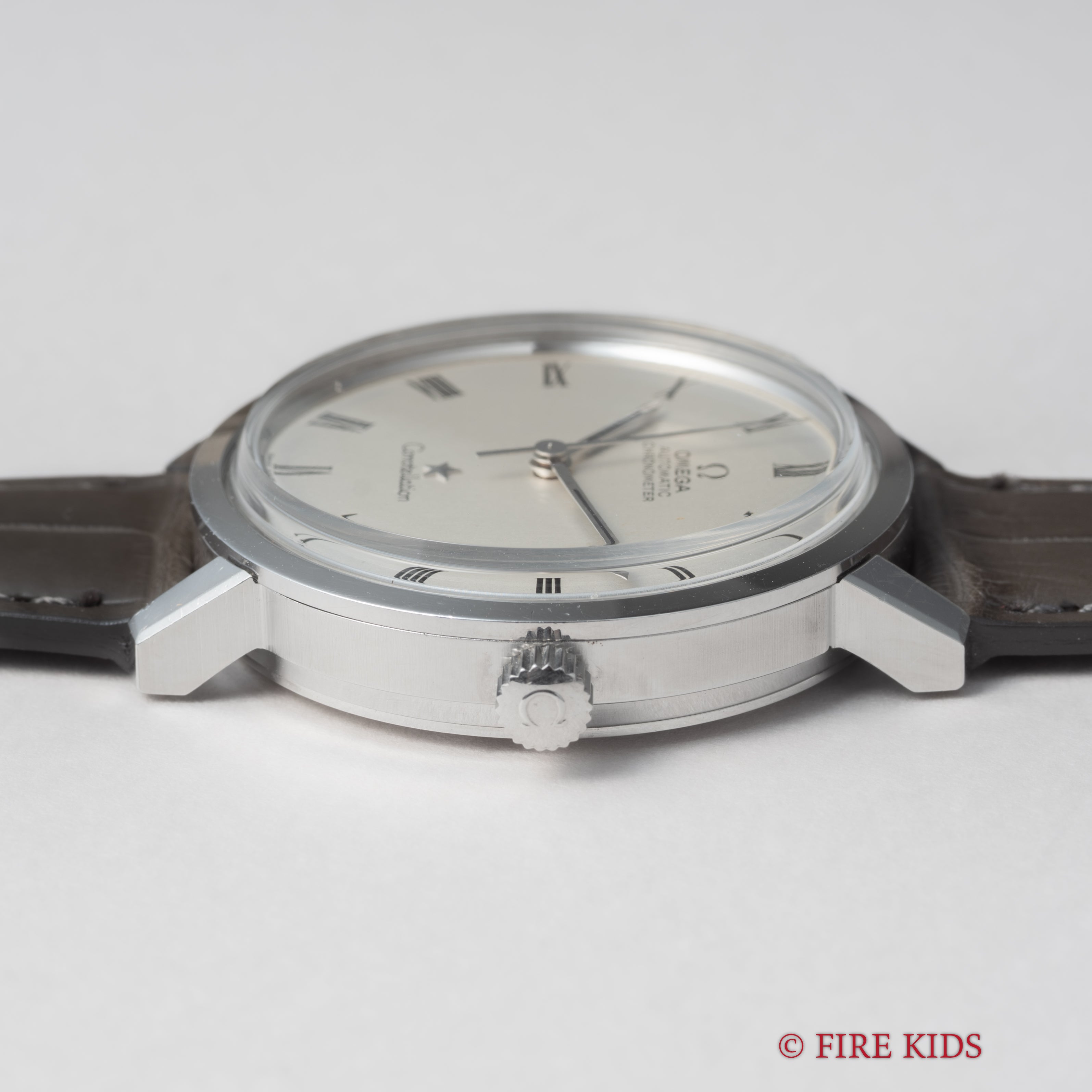 オメガ コンステレーション シルバーローマンダイヤル 1973年製 ハイビート自動巻きクロノメーター Cal.1011