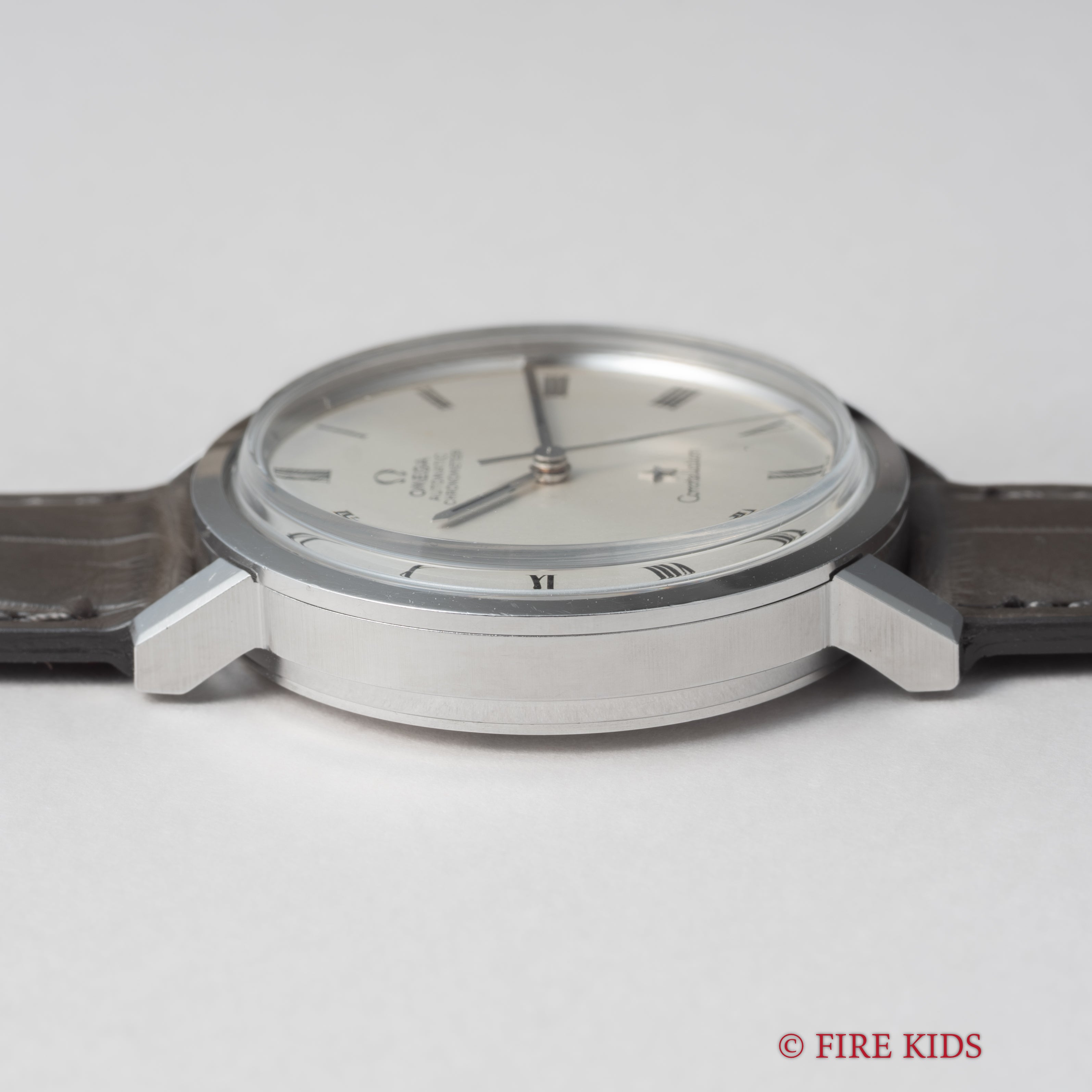 オメガ コンステレーション シルバーローマンダイヤル 1973年製 ハイビート自動巻きクロノメーター Cal.1011