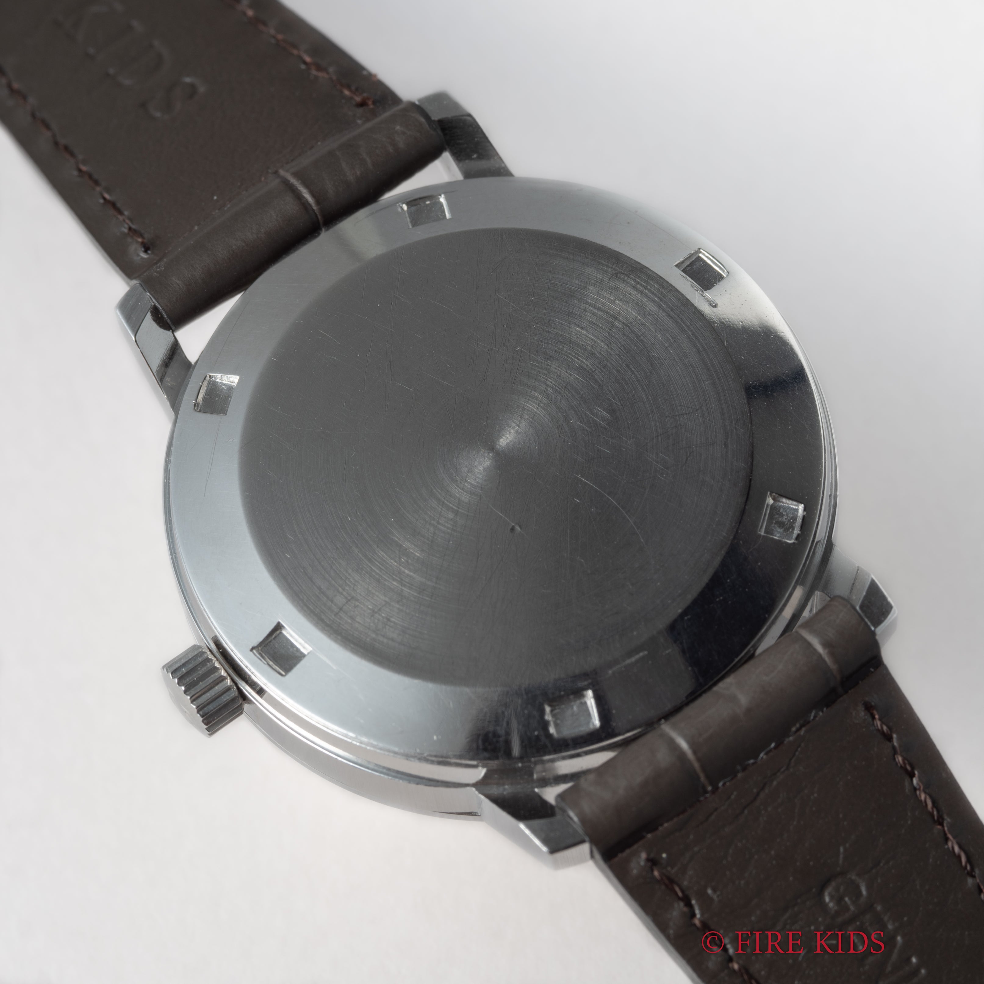 オメガ コンステレーション シルバーローマンダイヤル 1973年製 ハイビート自動巻きクロノメーター Cal.1011