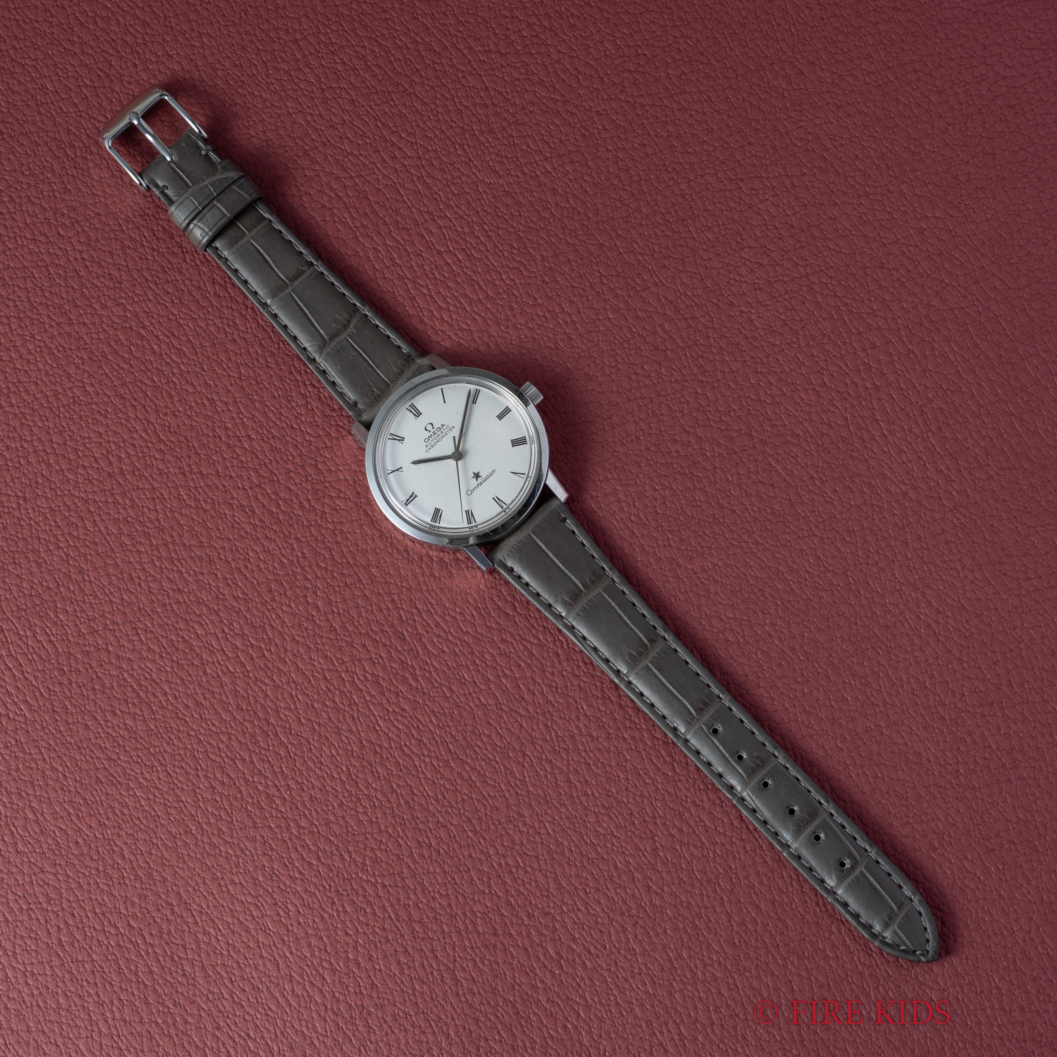 オメガ コンステレーション シルバーローマンダイヤル 1973年製 ハイビート自動巻きクロノメーター Cal.1011