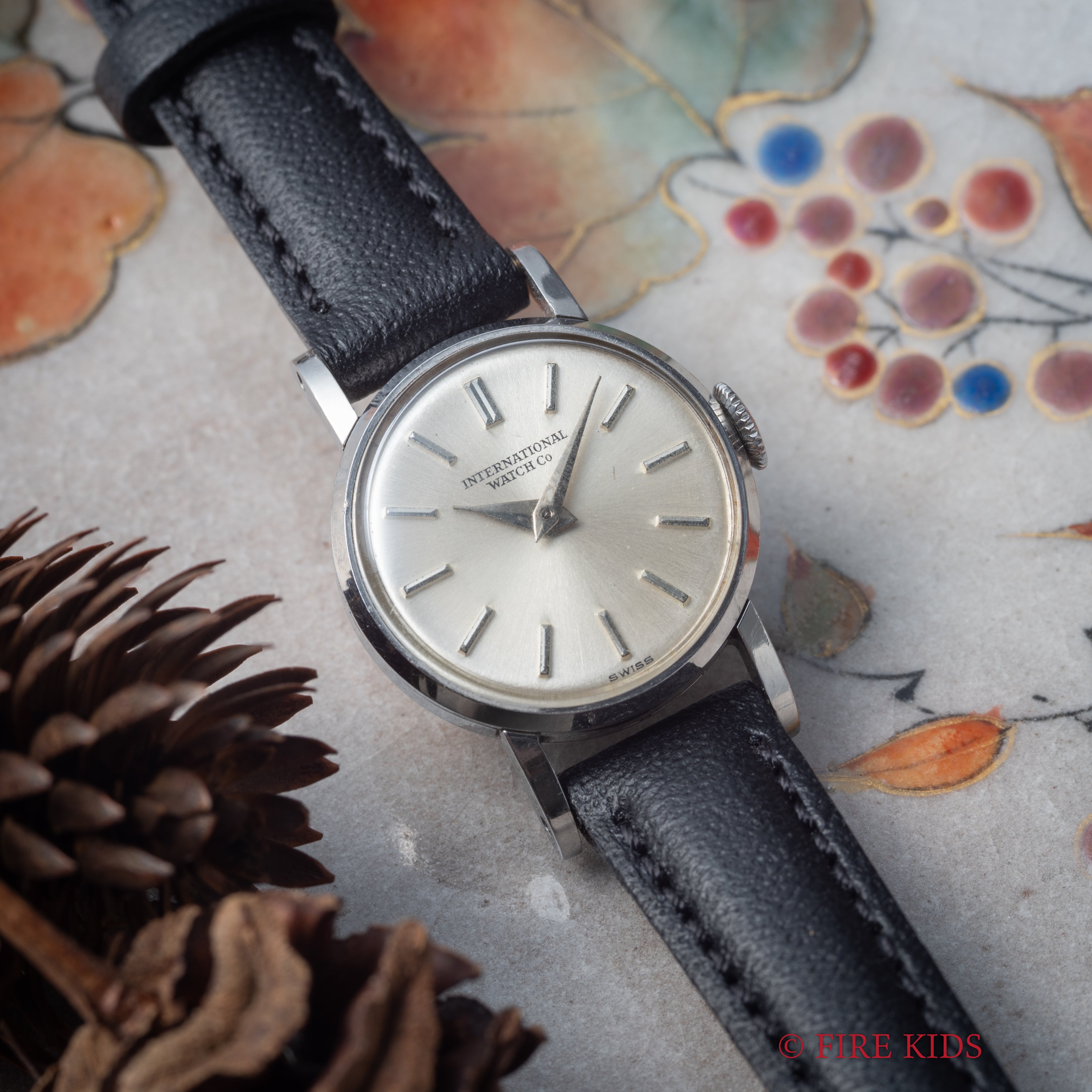 IWC レディース ラウンドケース 手巻き 1963年製