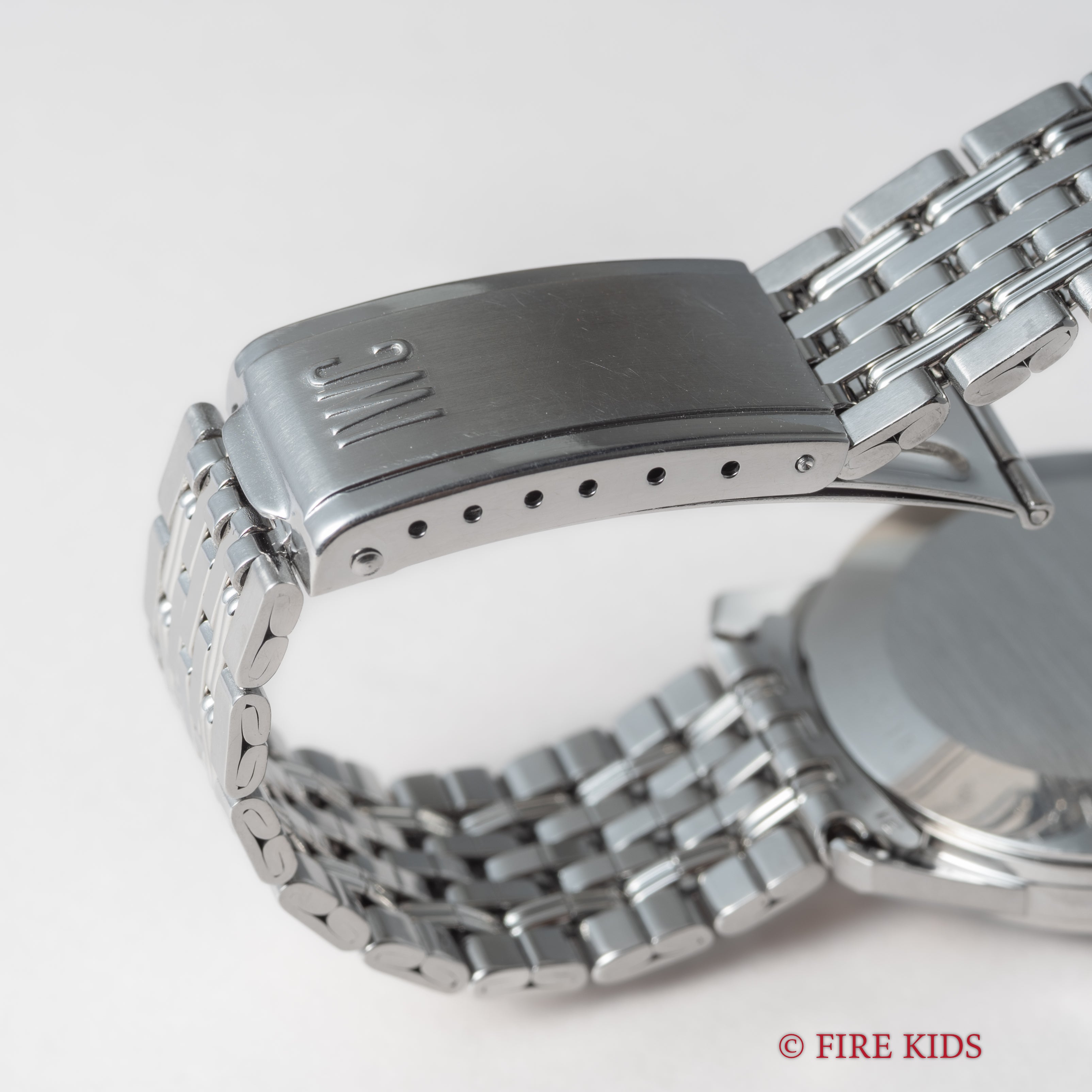 IWC 1970年製(昭和45年製) グレー文字盤ラウンドケース 自動巻き R810AD Cal.8541 純正ステンレスブレス