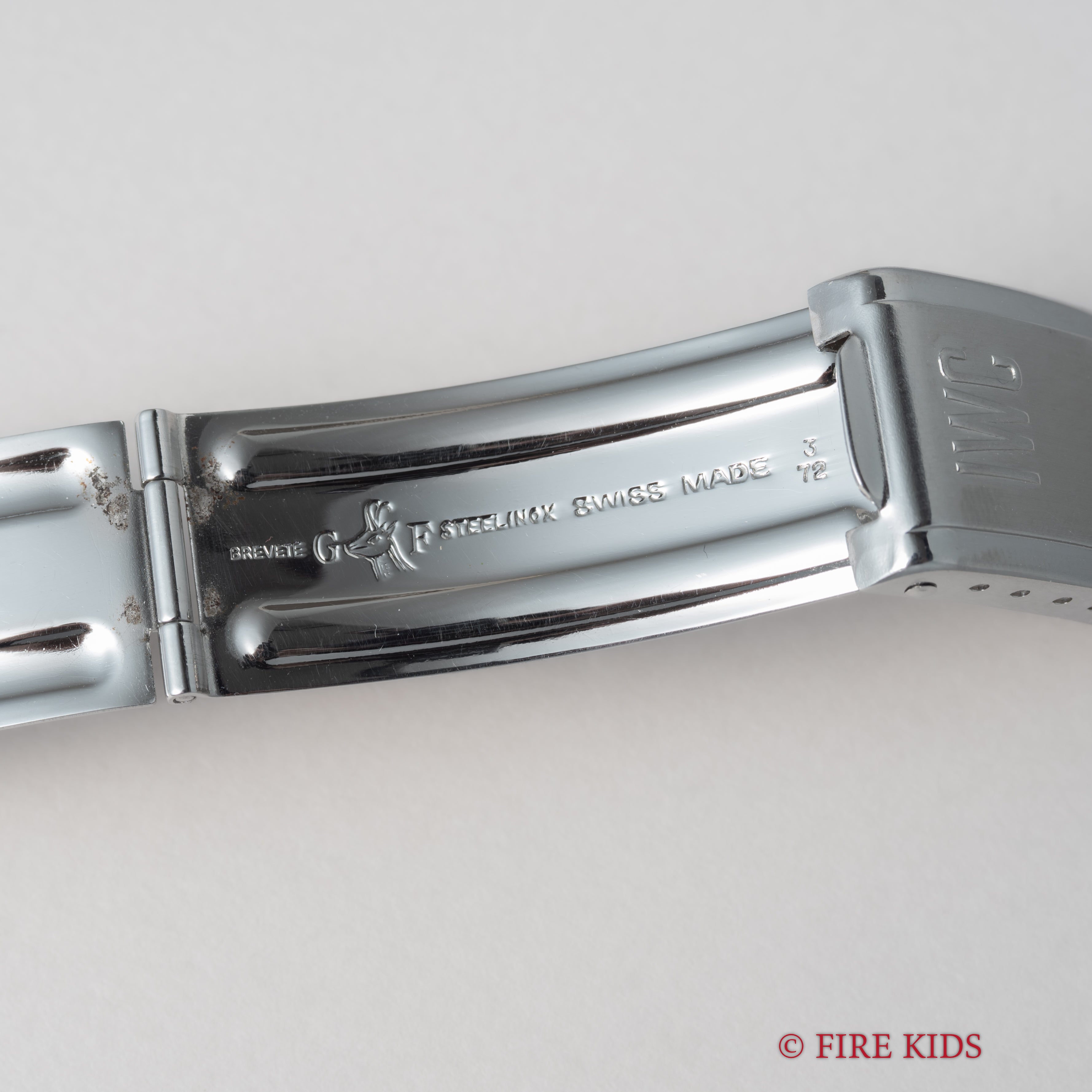 IWC 1970年製(昭和45年製) グレー文字盤ラウンドケース 自動巻き R810AD Cal.8541 純正ステンレスブレス