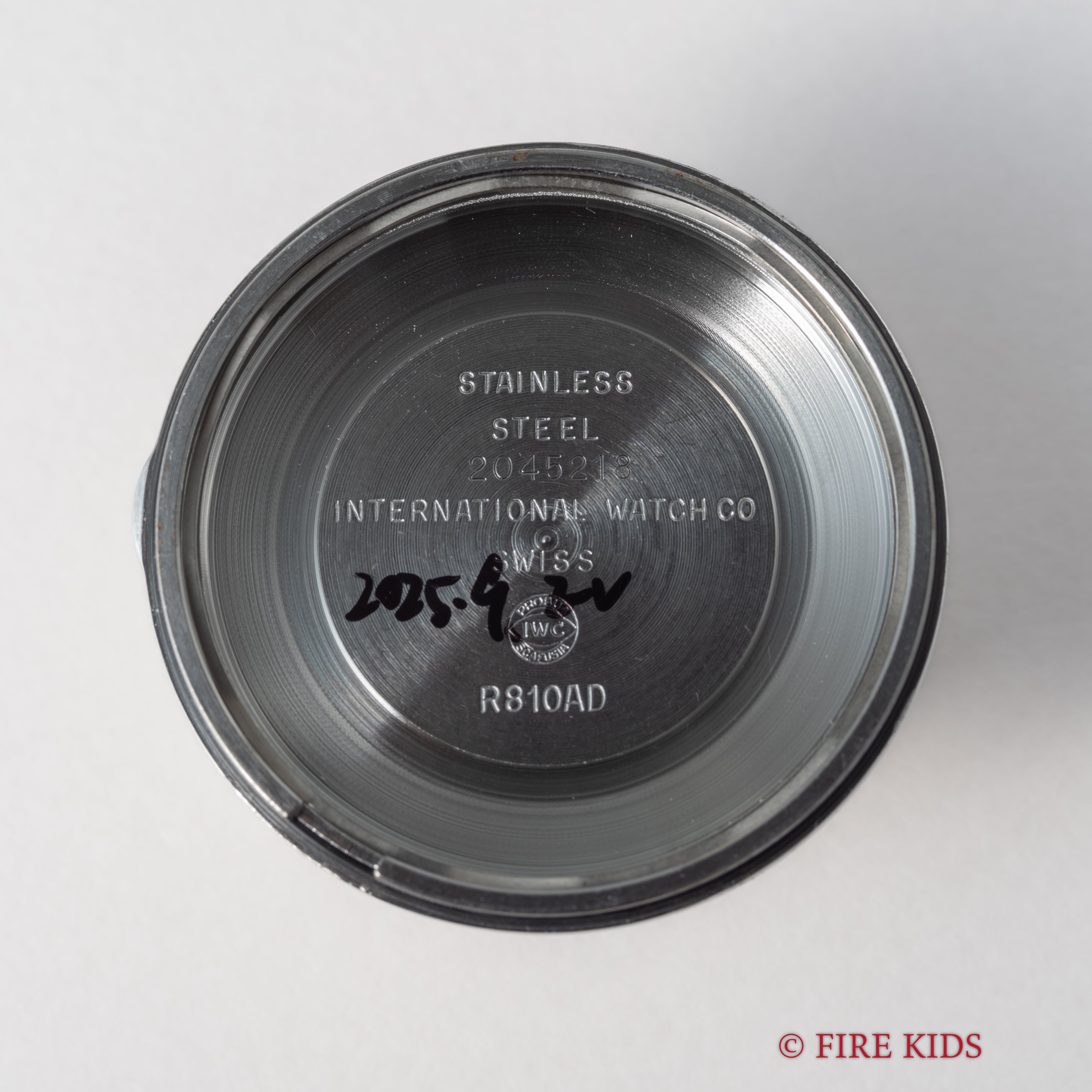 IWC 1970年製(昭和45年製) グレー文字盤ラウンドケース 自動巻き R810AD Cal.8541 純正ステンレスブレス