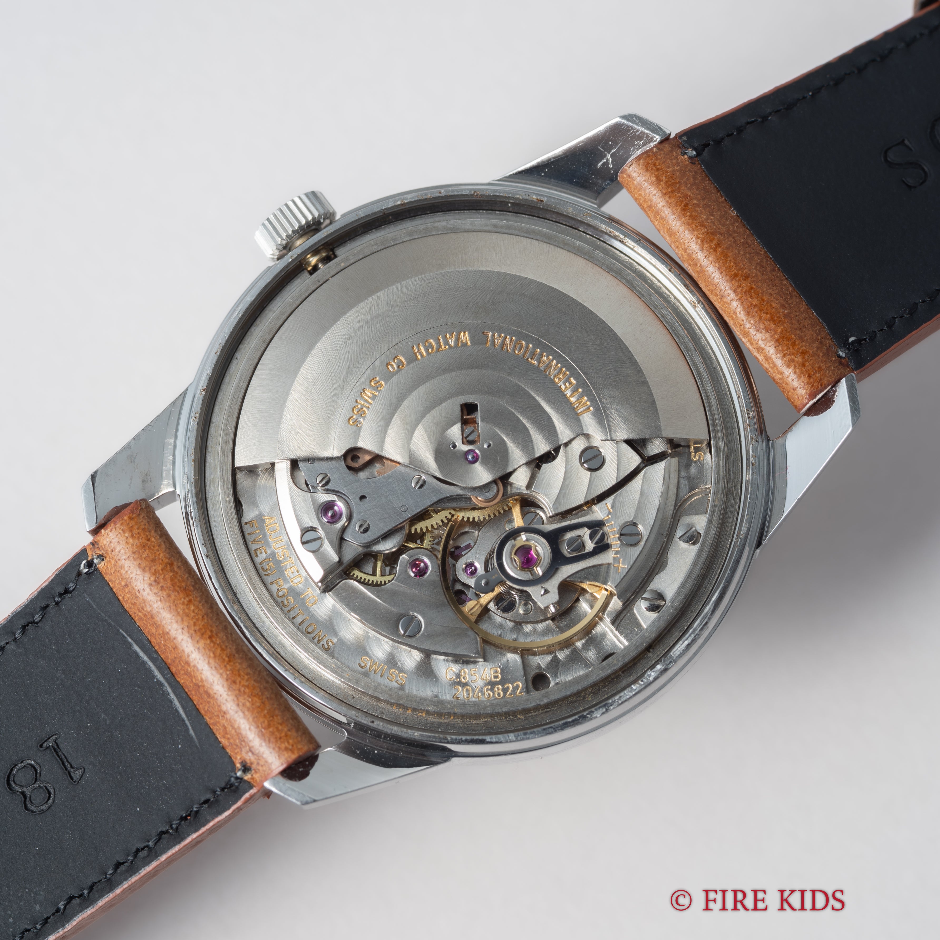 IWC 1972年製 ラウンドケース ペラトン式自動巻き Cal.854B R810A お魚リューズ