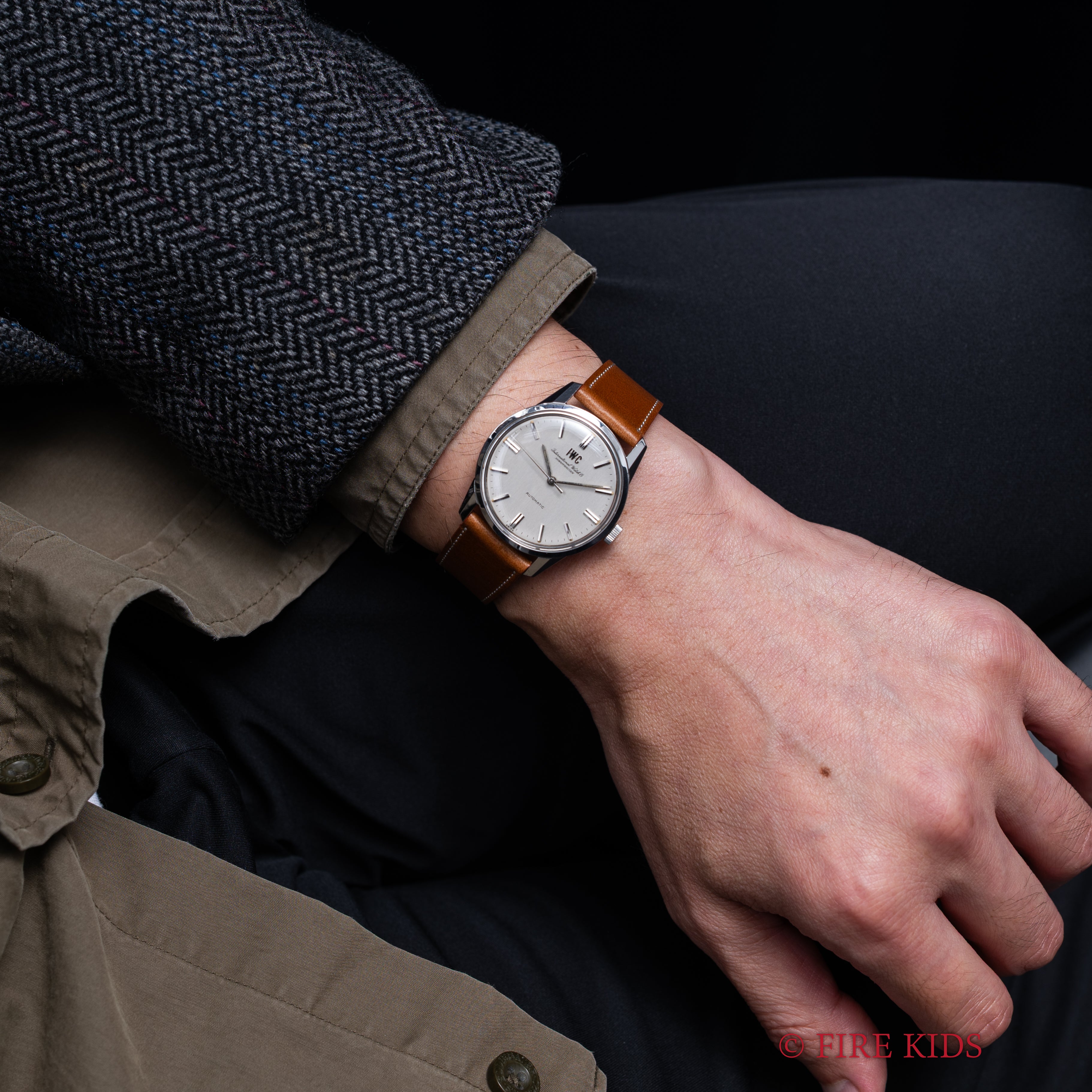 IWC 1972年製 ラウンドケース ペラトン式自動巻き Cal.854B R810A お魚リューズ