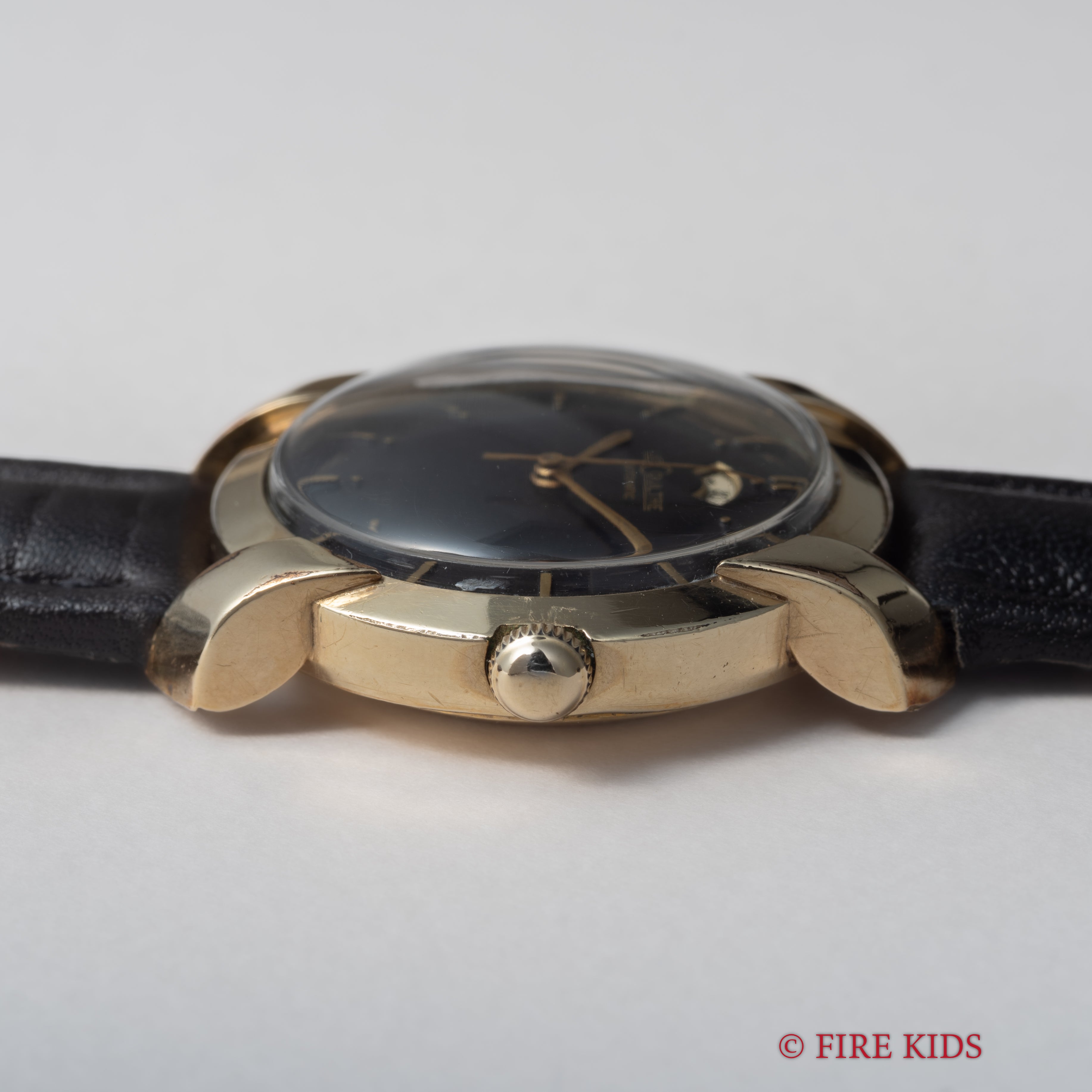 ルクルト インジケーター ブラックミラーダイヤル 1950年代製 10KGF バンパー式自動巻 スクリューバック