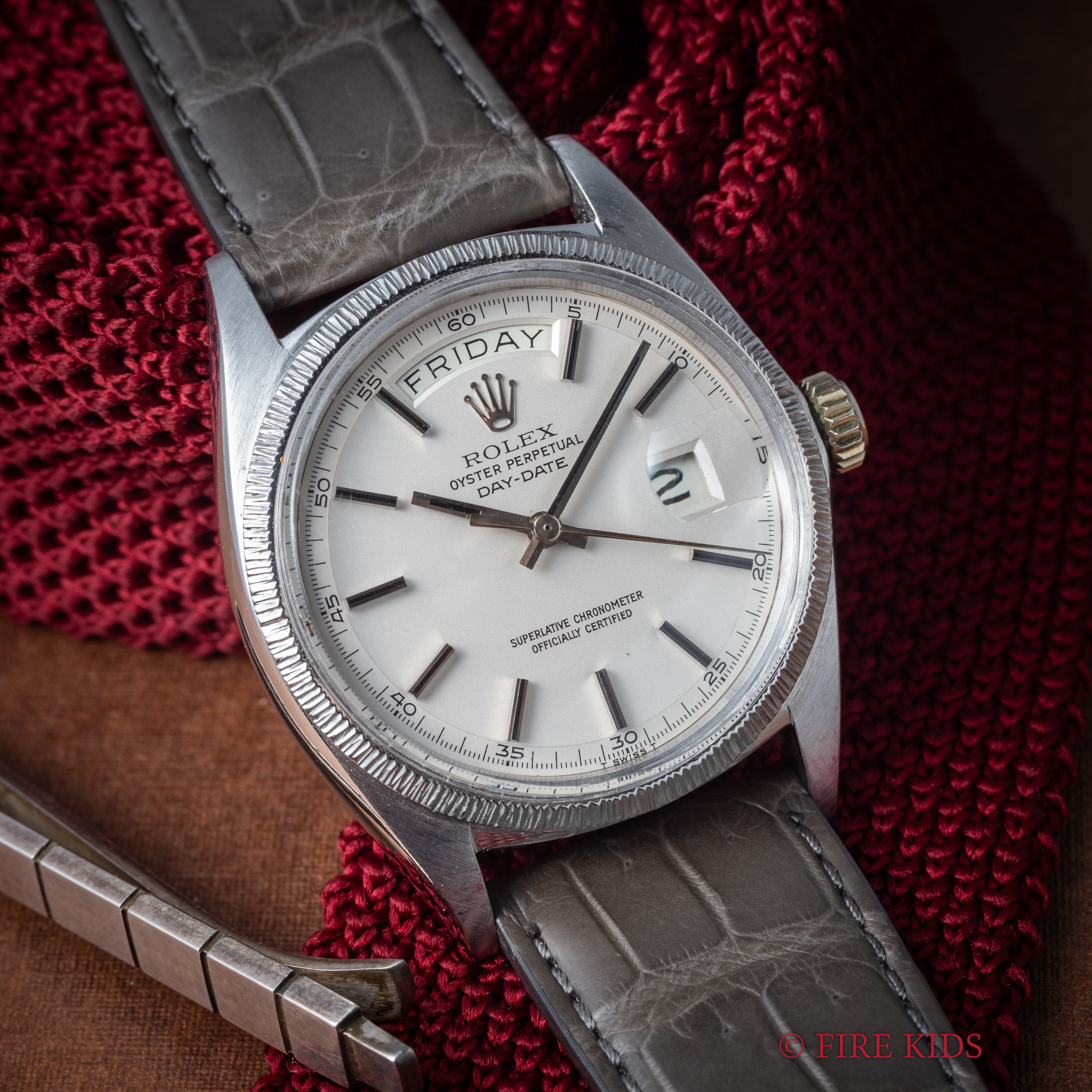 ロレックス デイデイト 18金無垢ホワイトゴールドバークベゼル 1968年製 Ref.1807