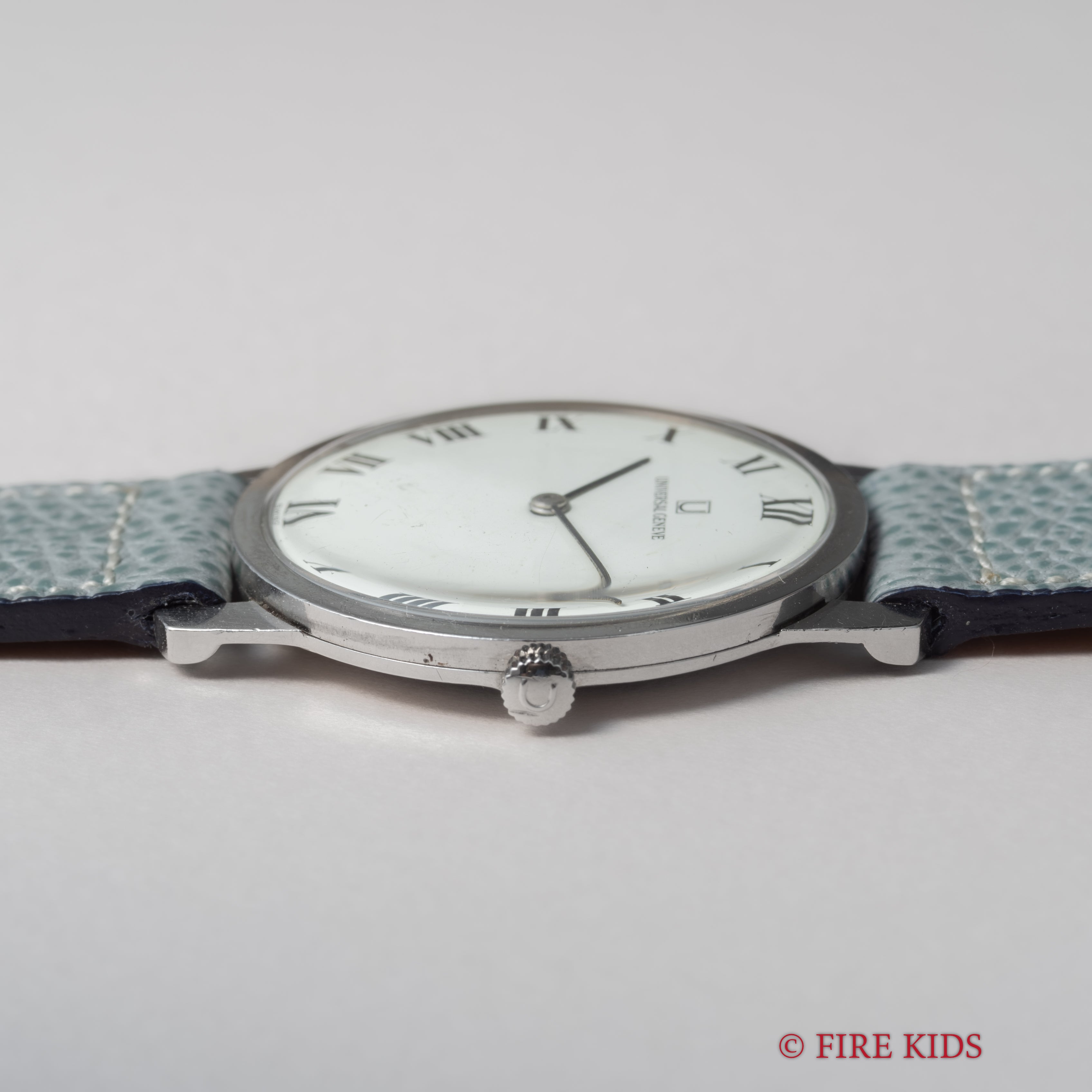 ユニバーサル・ジュネーブ アルテッセ 1980年代製 ラウンド ホワイトローマン 手巻き Ref.842101 Cal.42