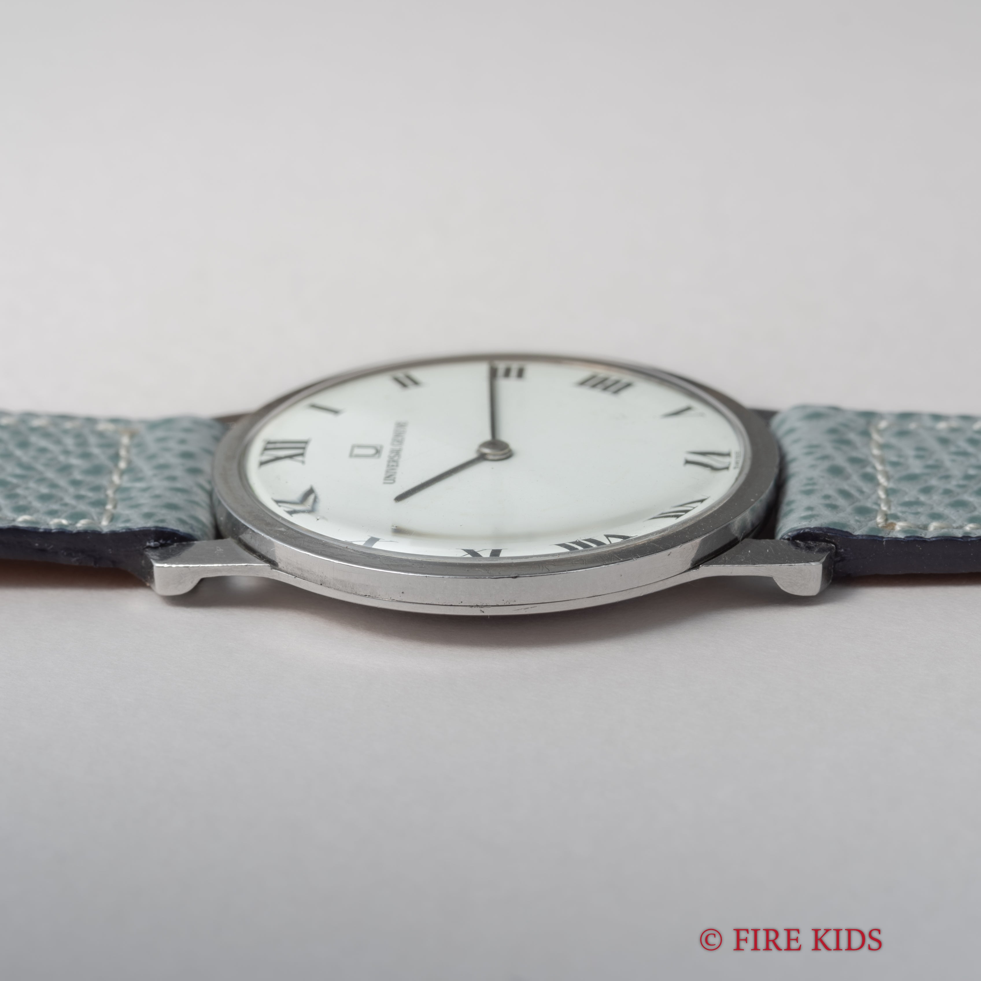 ユニバーサル・ジュネーブ アルテッセ 1980年代製 ラウンド ホワイトローマン 手巻き Ref.842101 Cal.42