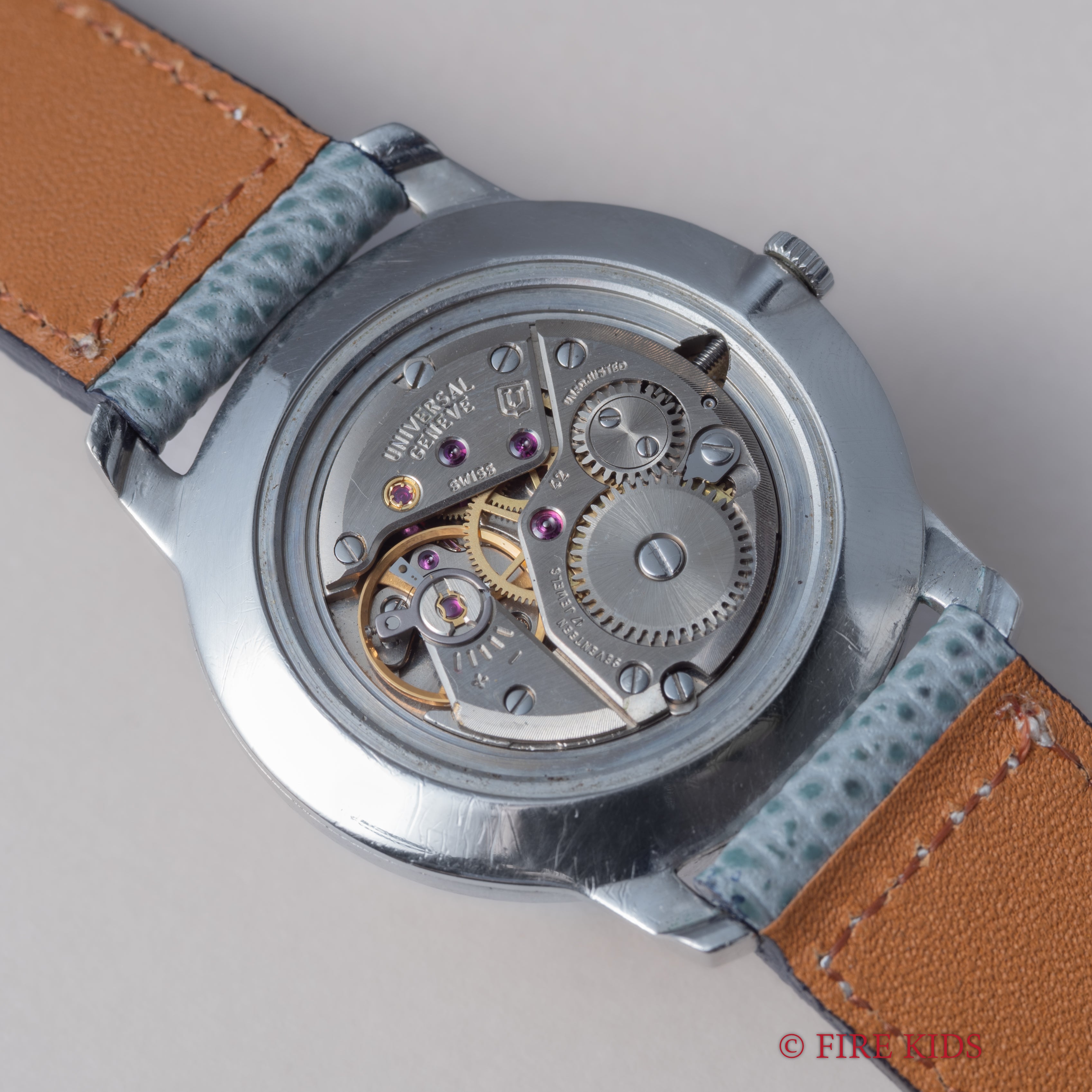 ユニバーサル・ジュネーブ アルテッセ 1980年代製 ラウンド ホワイトローマン 手巻き Ref.842101 Cal.42