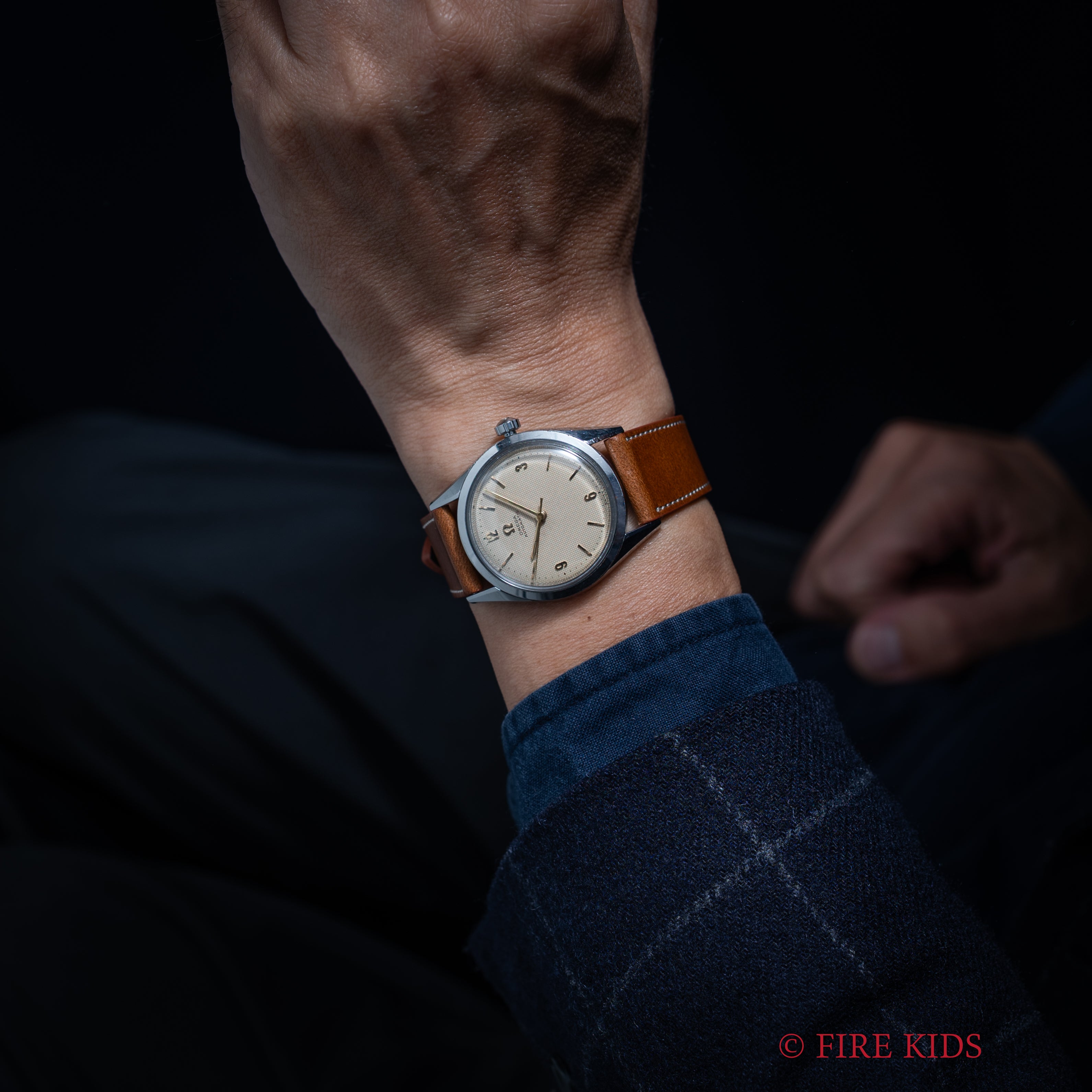 オメガ ラウンドケース ギョーシェダイヤル 1954年製 全回転自動巻 Cal.471