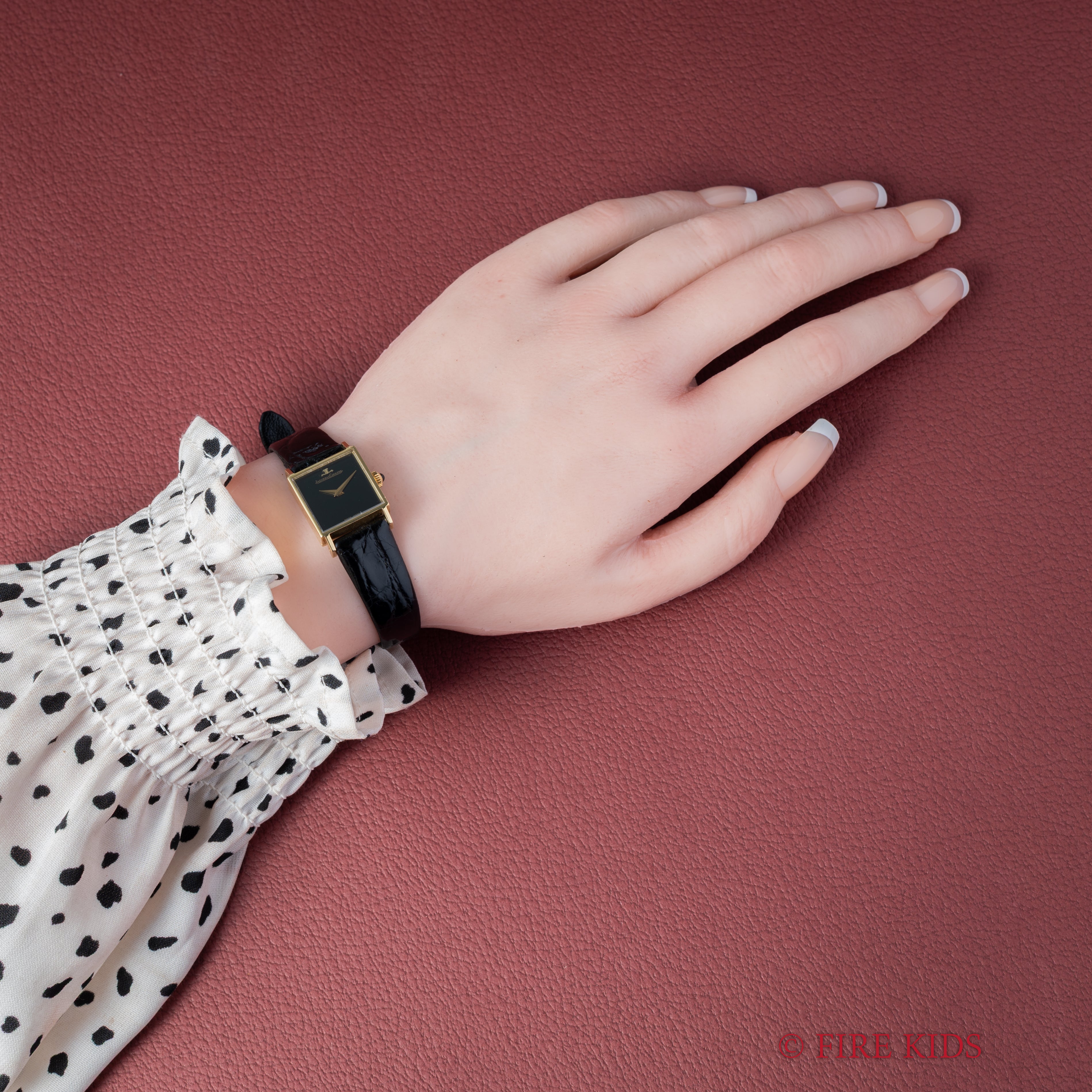 ジャガールクルト 18金無垢スクエアケース 純正尾錠付き レディース 手巻き Cal.846