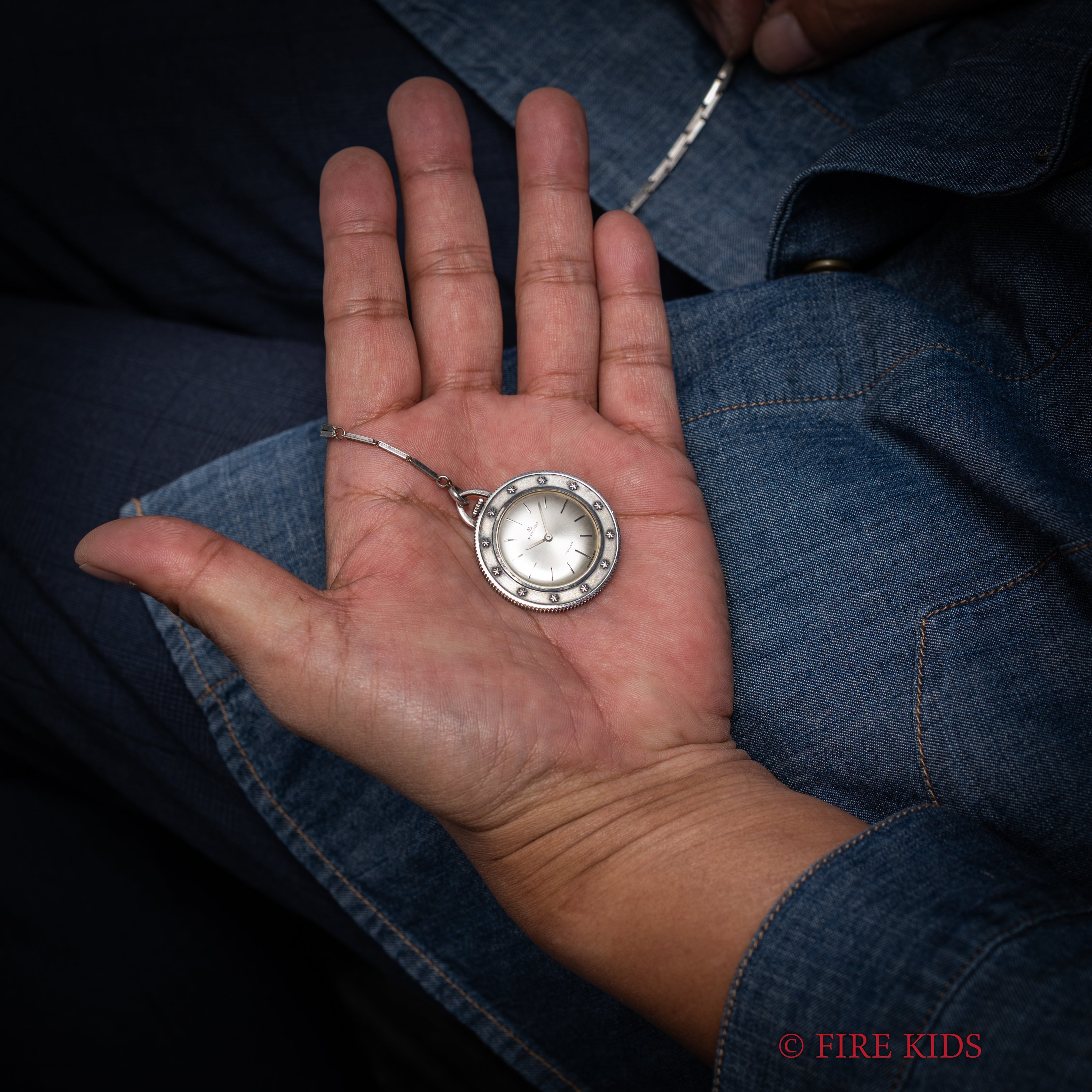 モバード 銀無垢コインペンダントウォッチ セントクリストファー チューラーWネーム