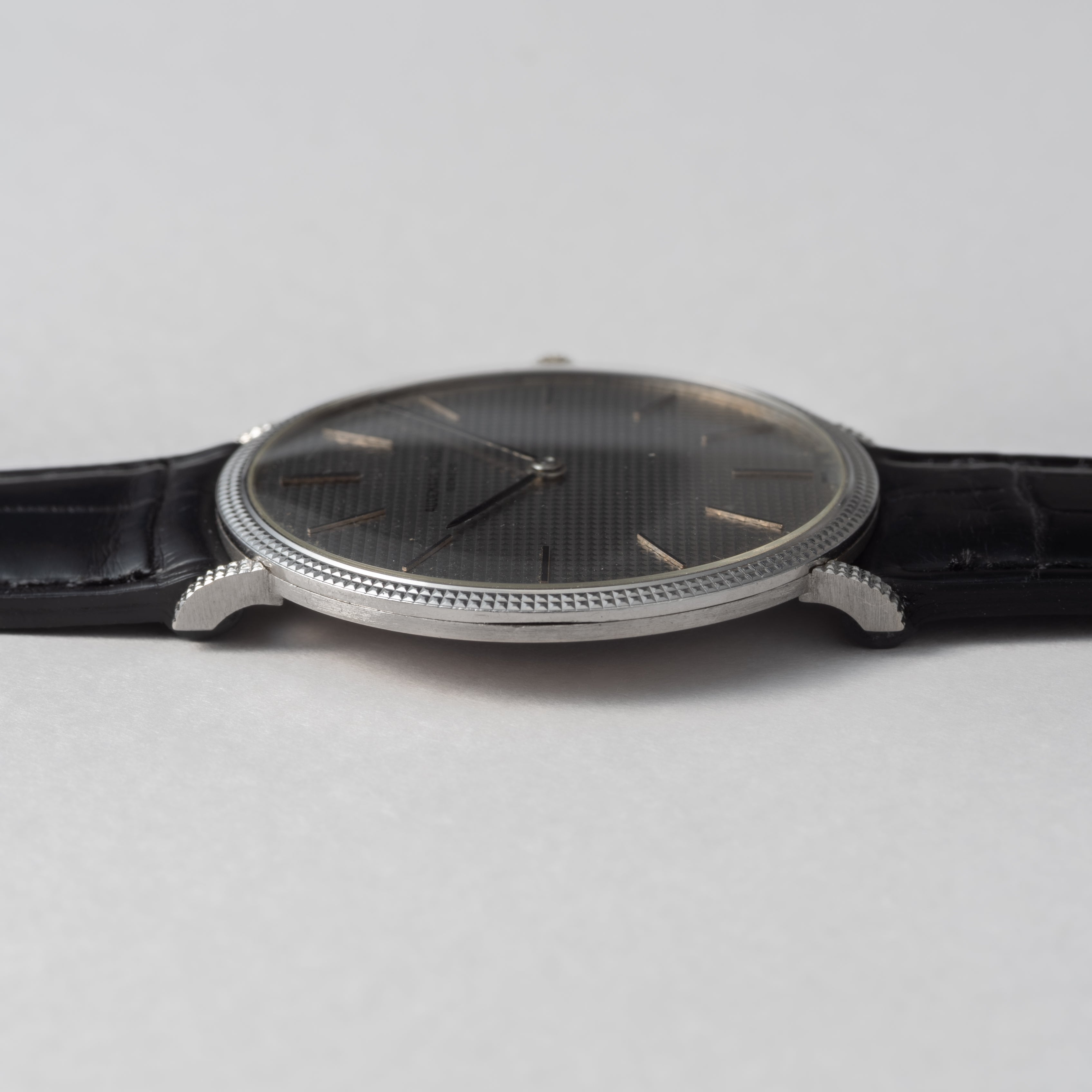 オーデマ・ピゲ ホブネイル 18金無垢ホワイトゴールド 1970年代製 自動巻 Cal.K2120 純正18KWG尾錠