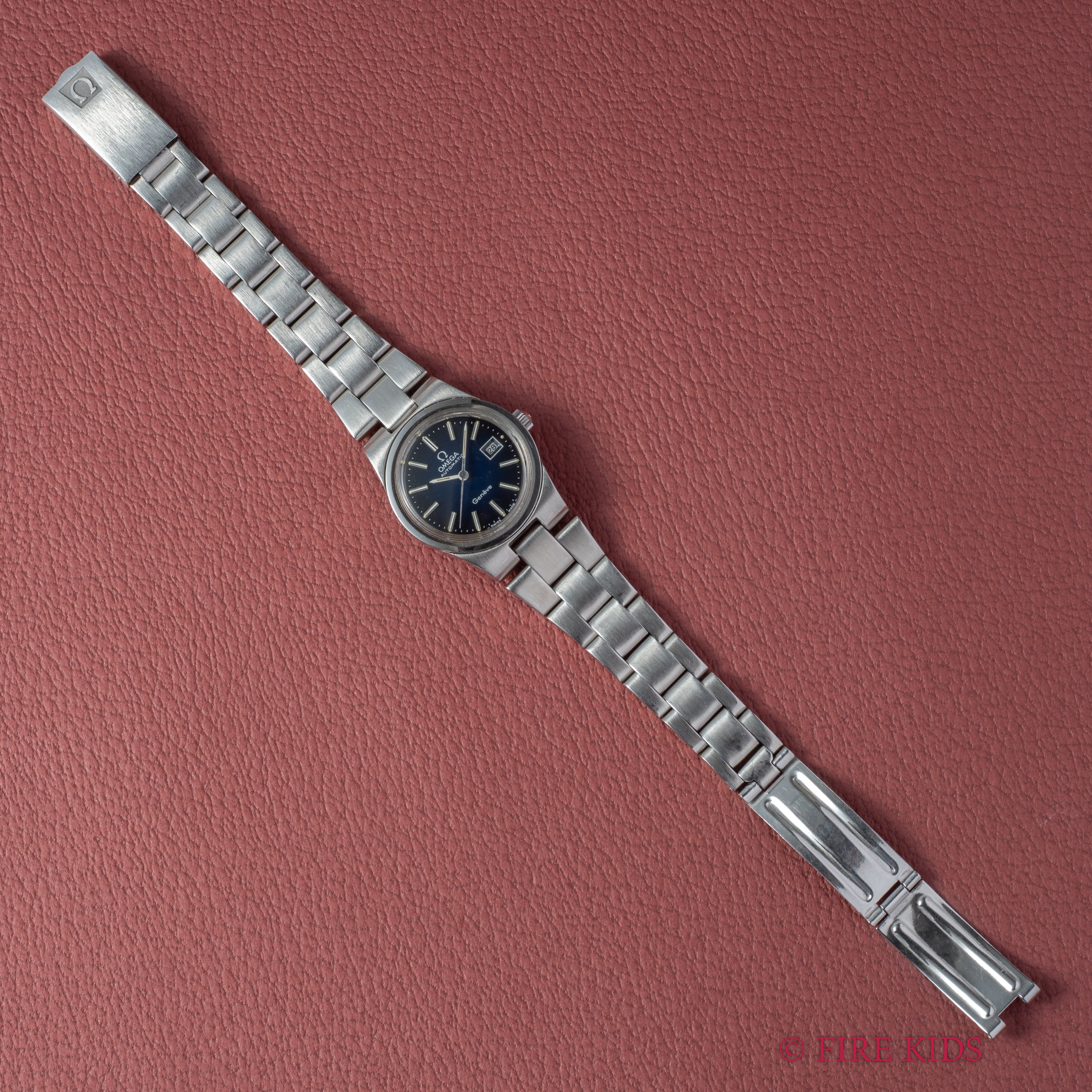 オメガ ジュネーブ レディース Ref.566.0067 1973年製 Cal.684 自動巻き 純正ブレス付き ネイビーダイヤル