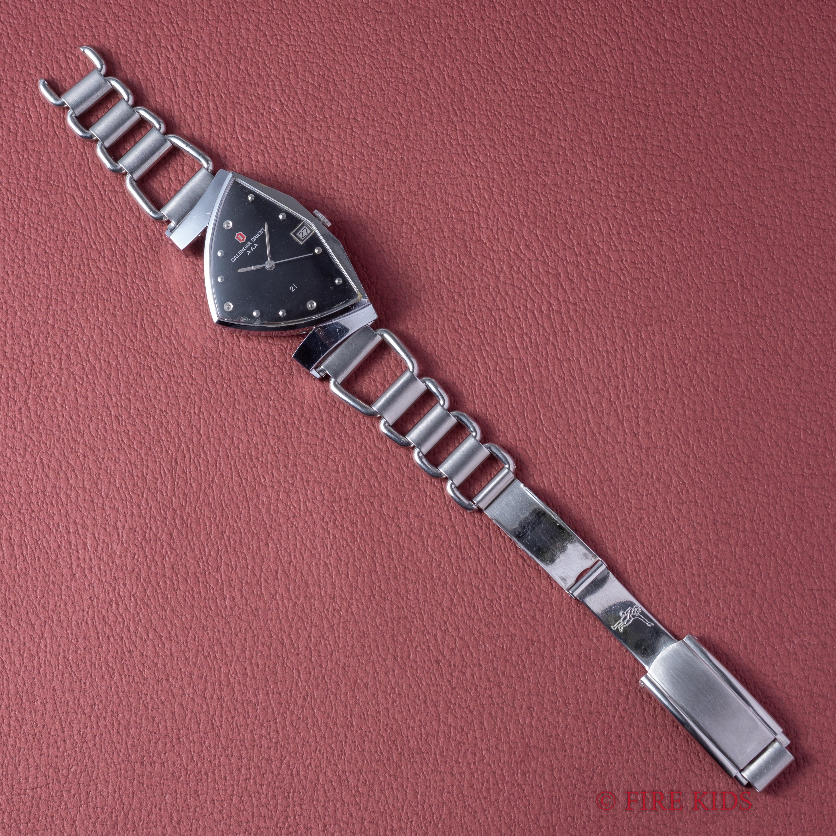 オリエント 三角時計 カレンダーオリエント AAA 1970年代製 手巻 ベンチュラタイプ 純正ブレス