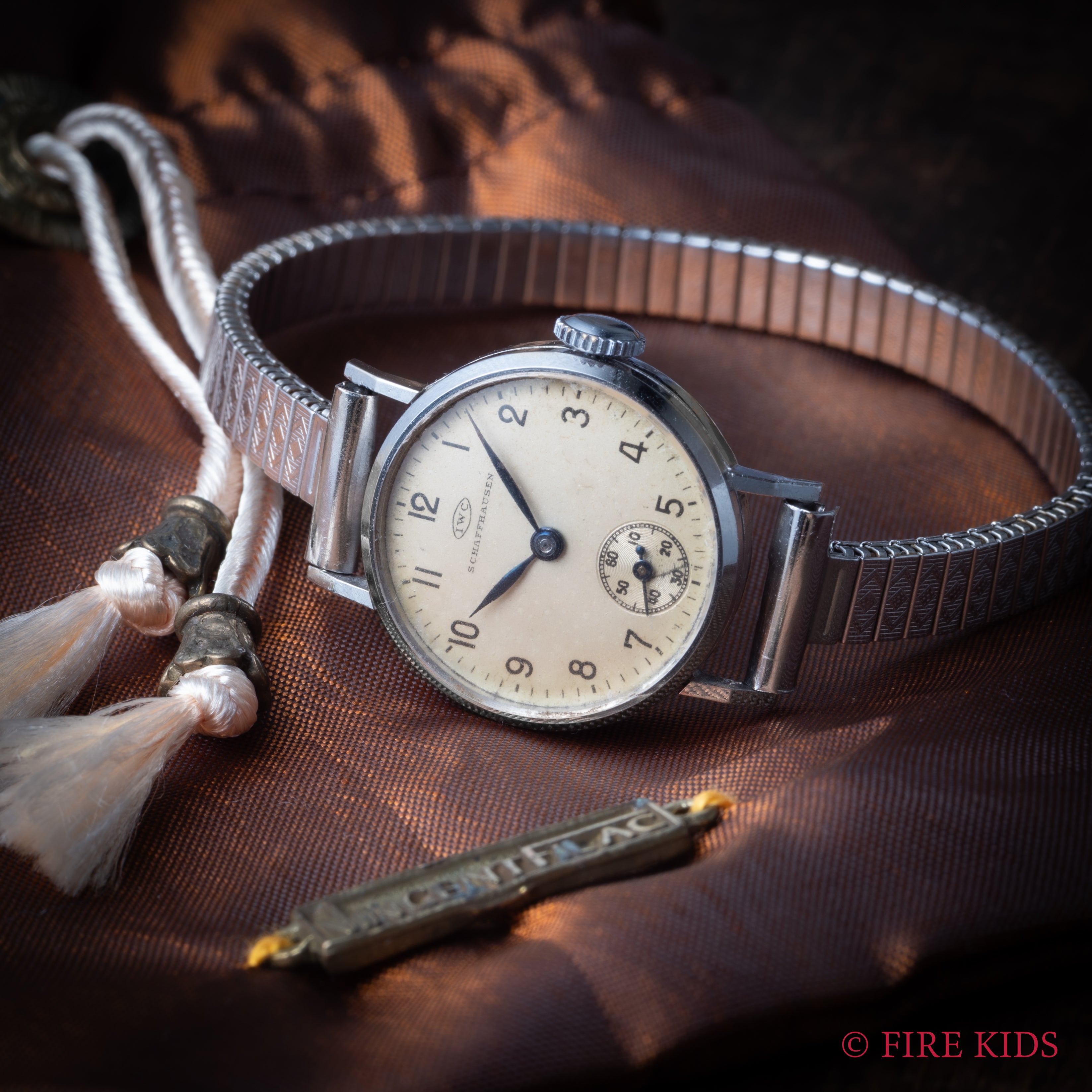 IWC レディース ラウンドケース 手巻き 1938年製 スモールセコンド