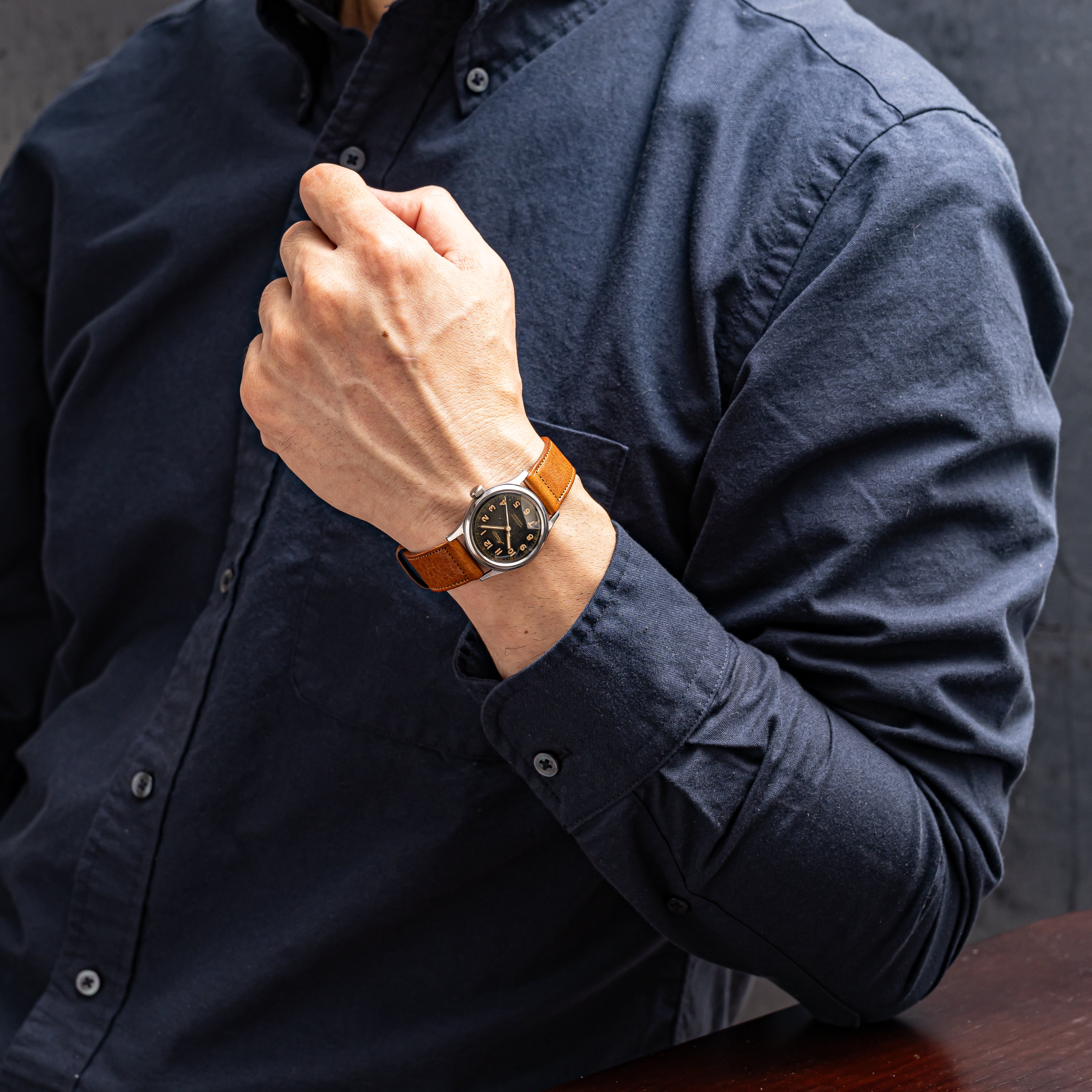 ミネルバ オリジナルブラックアラビアダイヤル 手巻き 1940年代