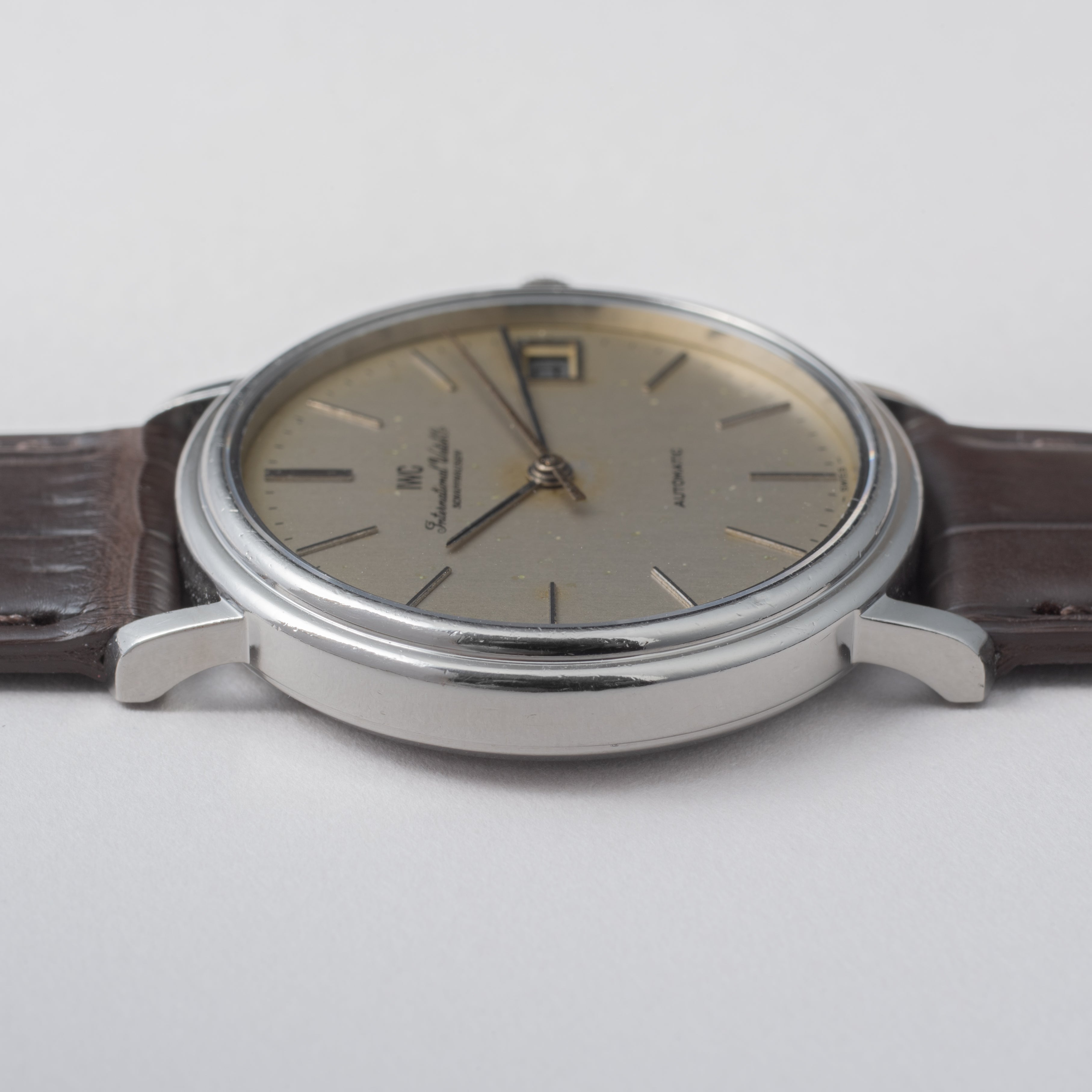 IWC ラウンド デイト 1979~80年製 ジャガールクルトムーブ Ref.3205 Cal.3254