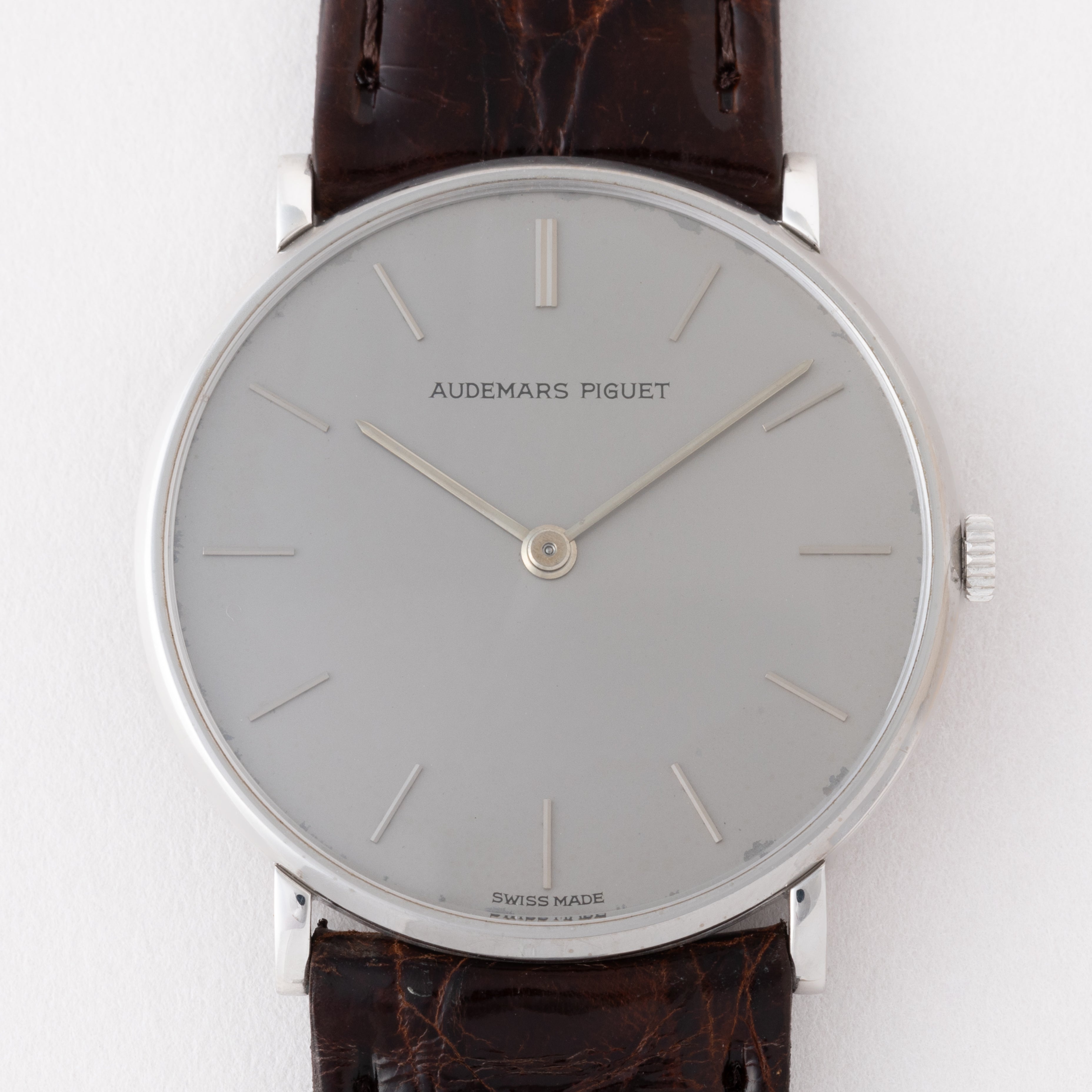 オーデマ・ピゲ クラシック 18金無垢ホワイトゴールド製 手巻き 1987年~1994年製