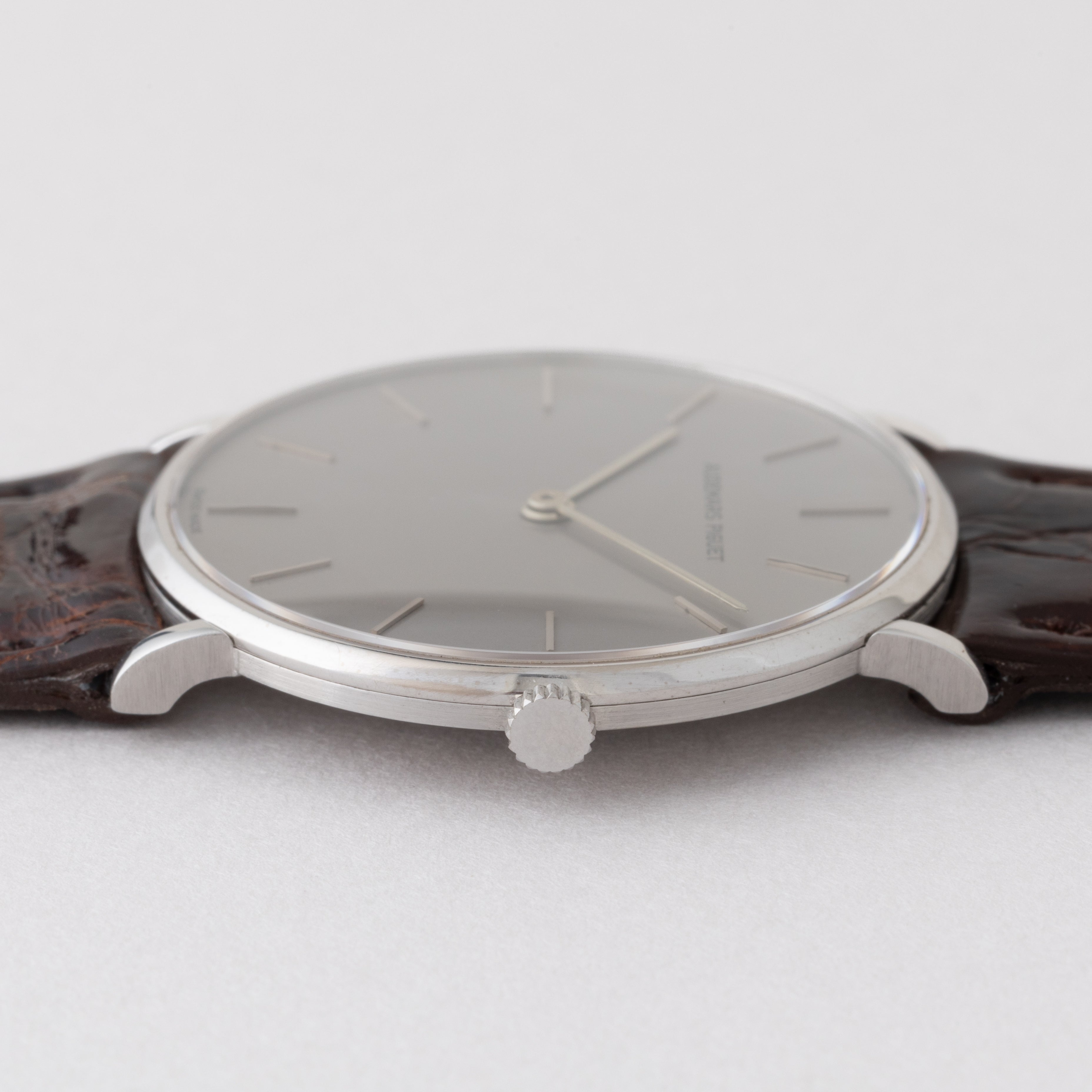 オーデマ・ピゲ クラシック 18金無垢ホワイトゴールド製 手巻き 1987年~1994年製