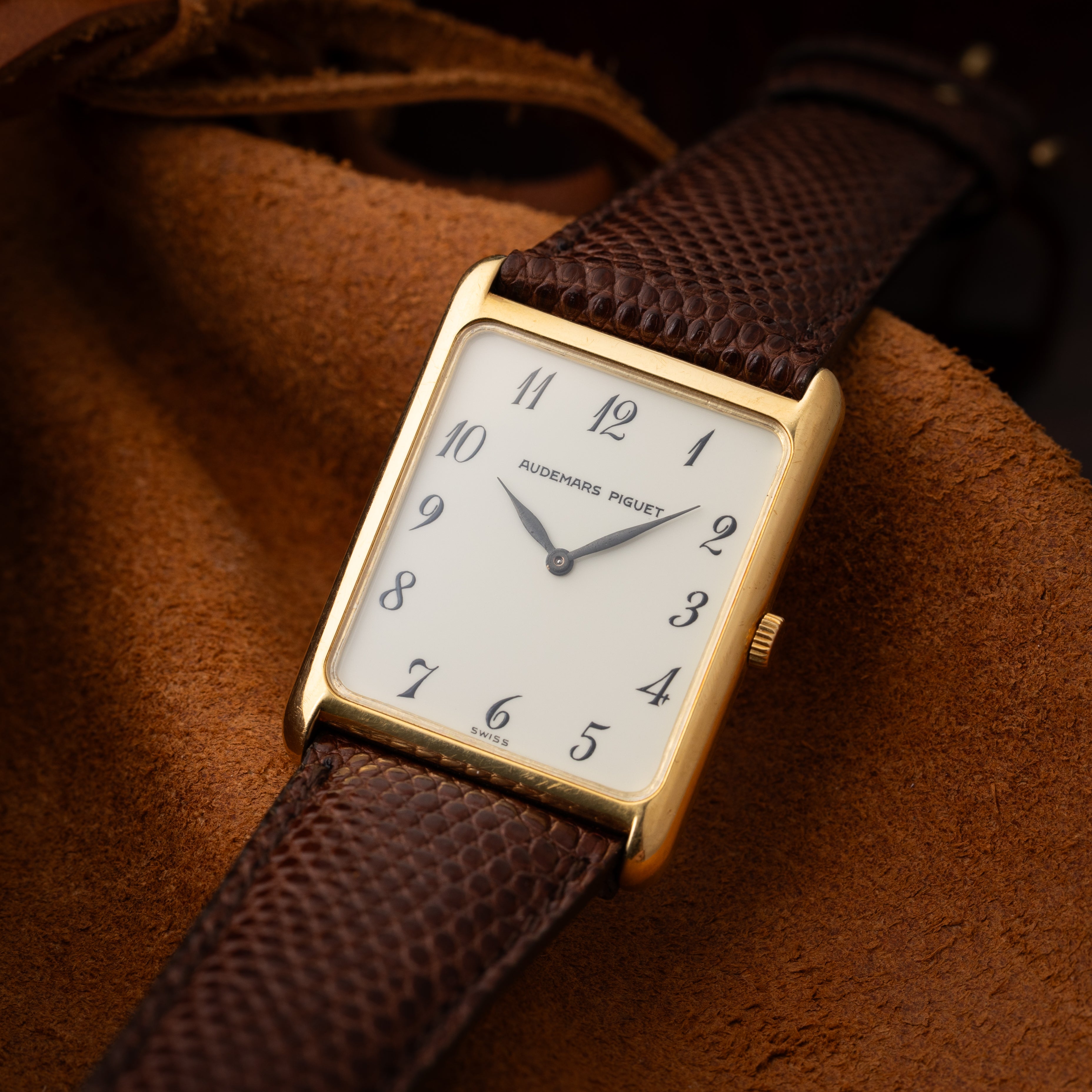 オーデマ・ピゲ 18KYGスクエアケース エナメルダイヤル 1976~79年製 純正尾錠