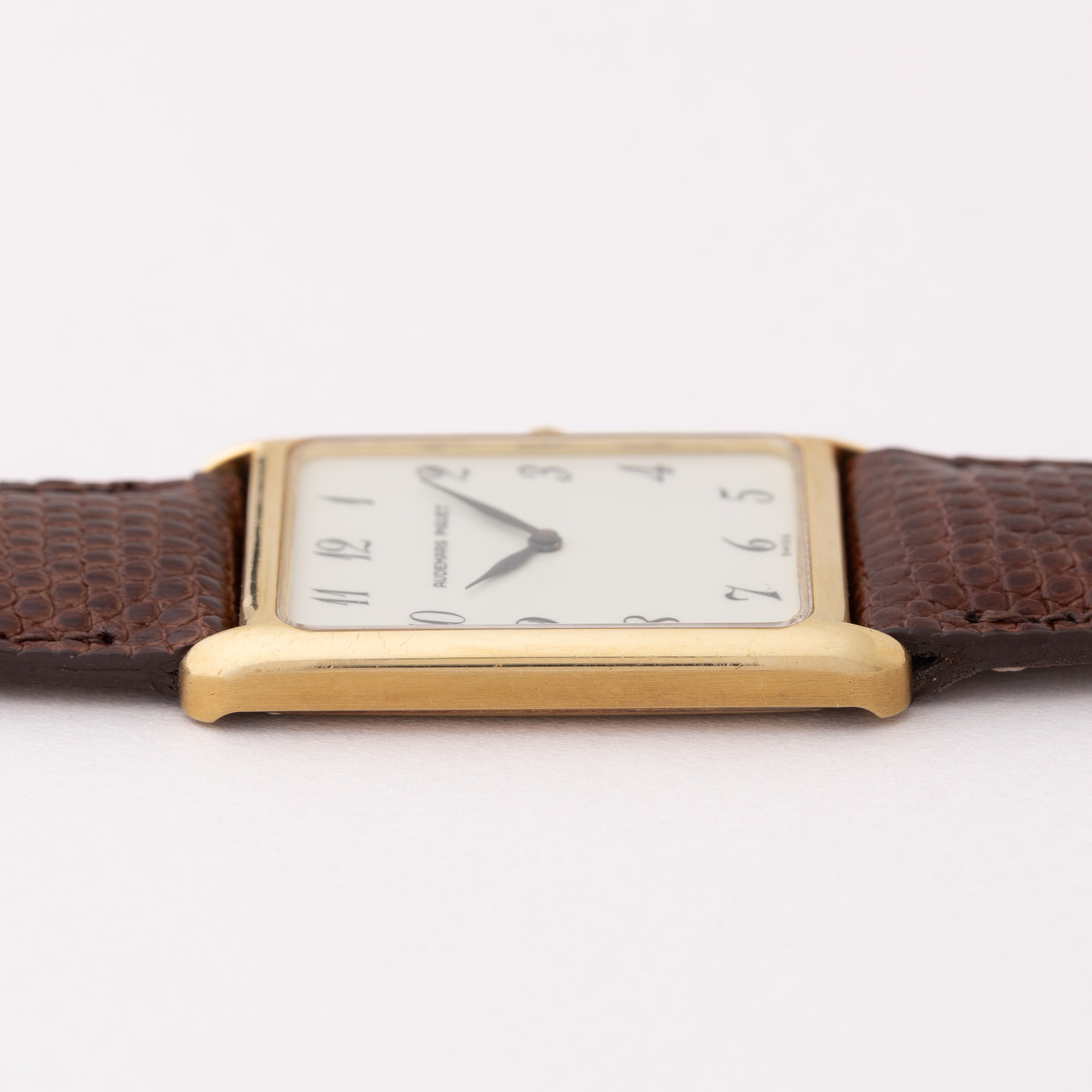 オーデマ・ピゲ 18KYGスクエアケース エナメルダイヤル 1976~79年製 純正尾錠