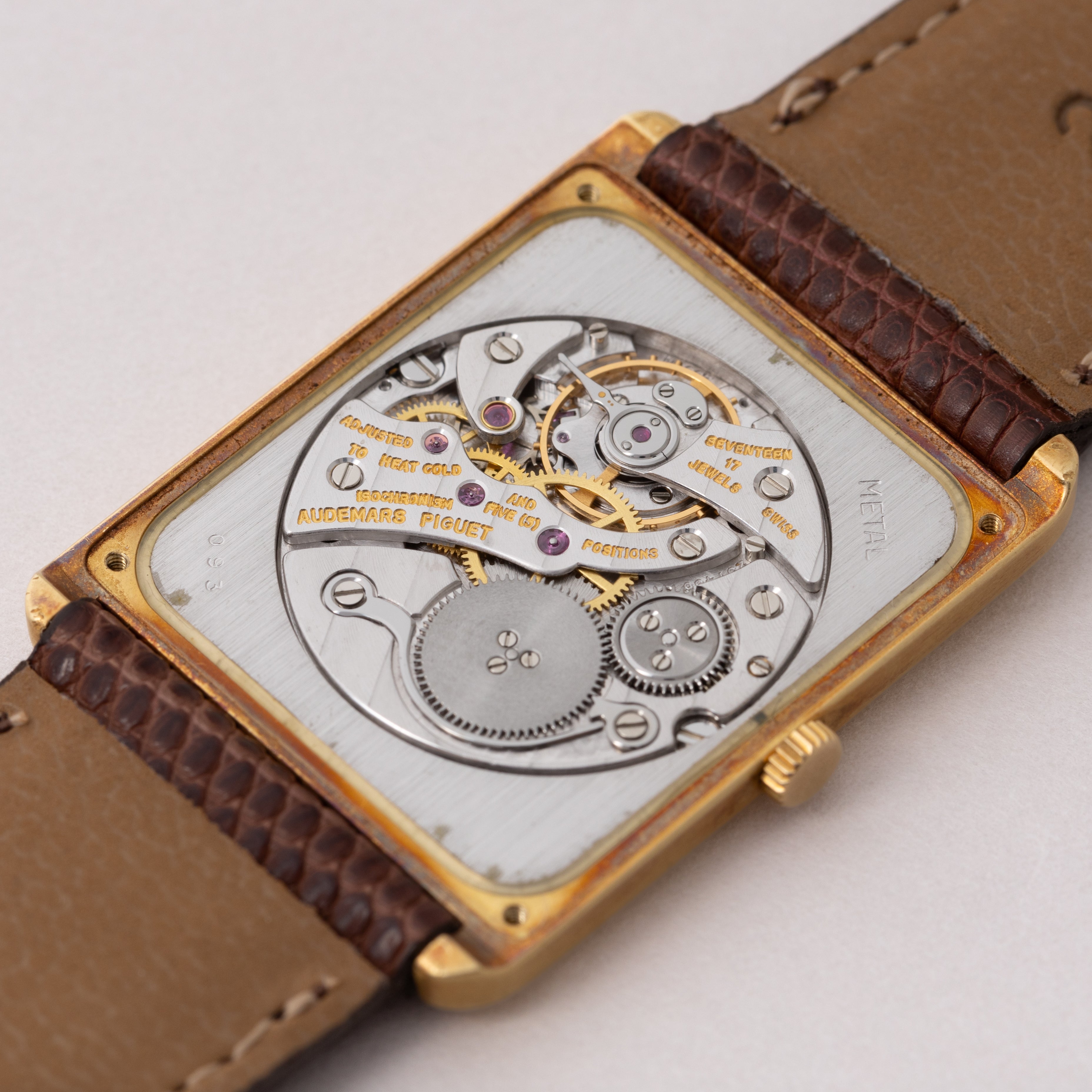 オーデマ・ピゲ 18KYGスクエアケース エナメルダイヤル 1976~79年製 純正尾錠