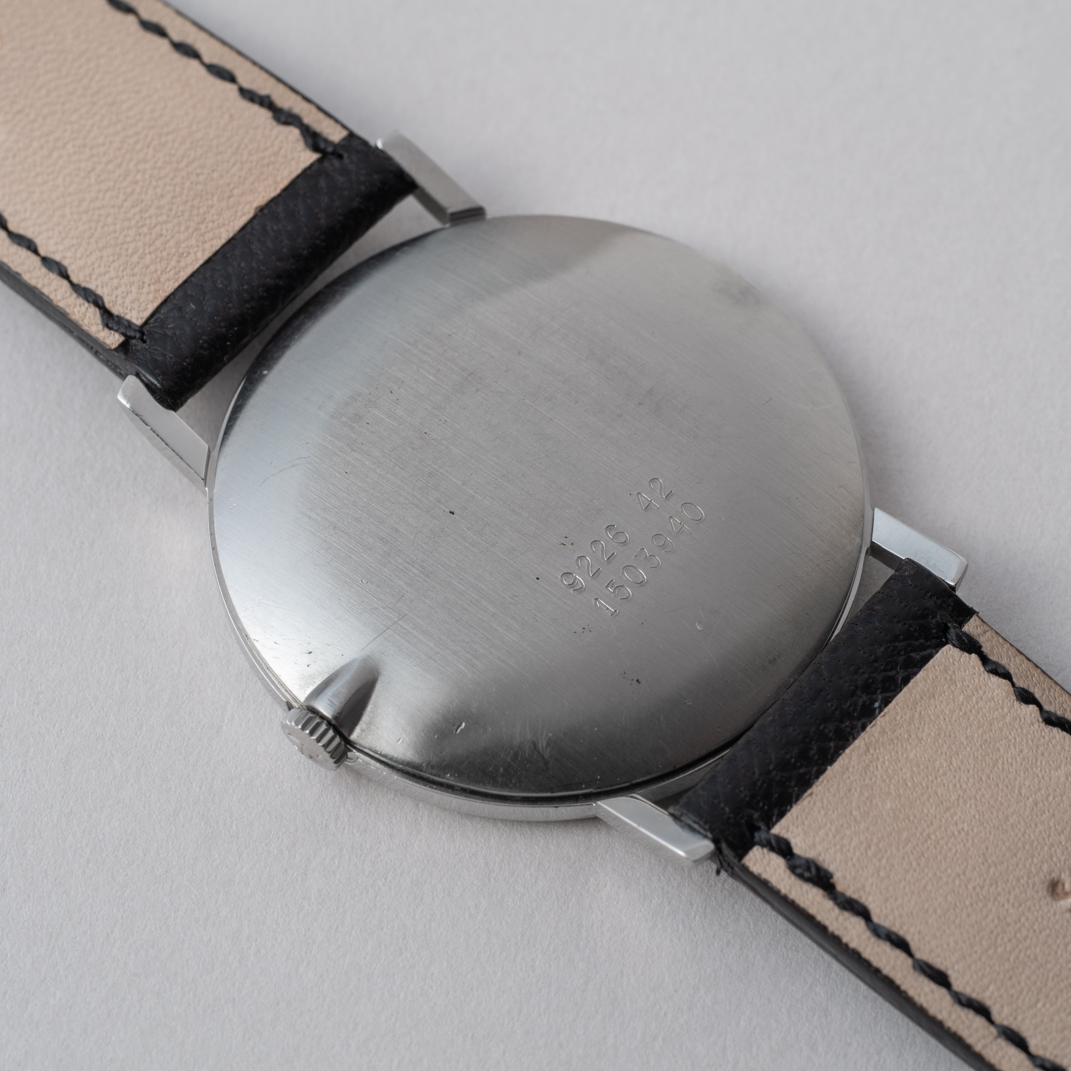 ジャガールクルト ウルトラスリム ラウンドケース 1970年代製 手巻き Ref.9226.42